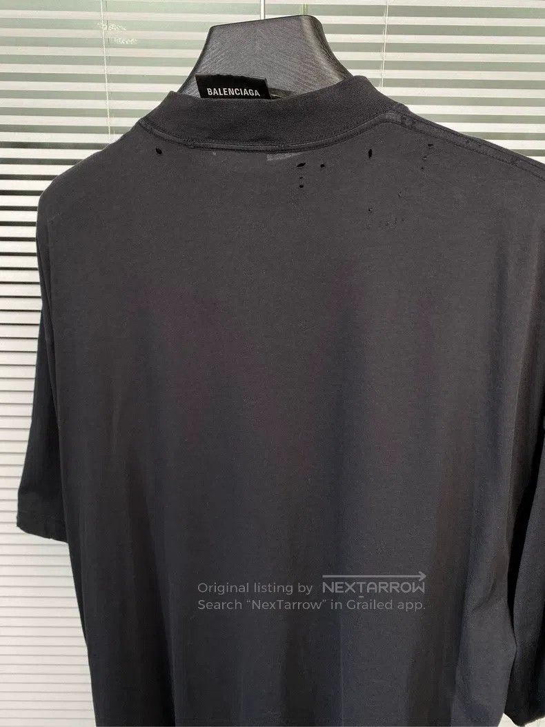 Balenciaga Balenciaga Short-sleeve T-shirt with letter slogan and pho Size US XS / EU 42 / 0 - 5 Thumbnail