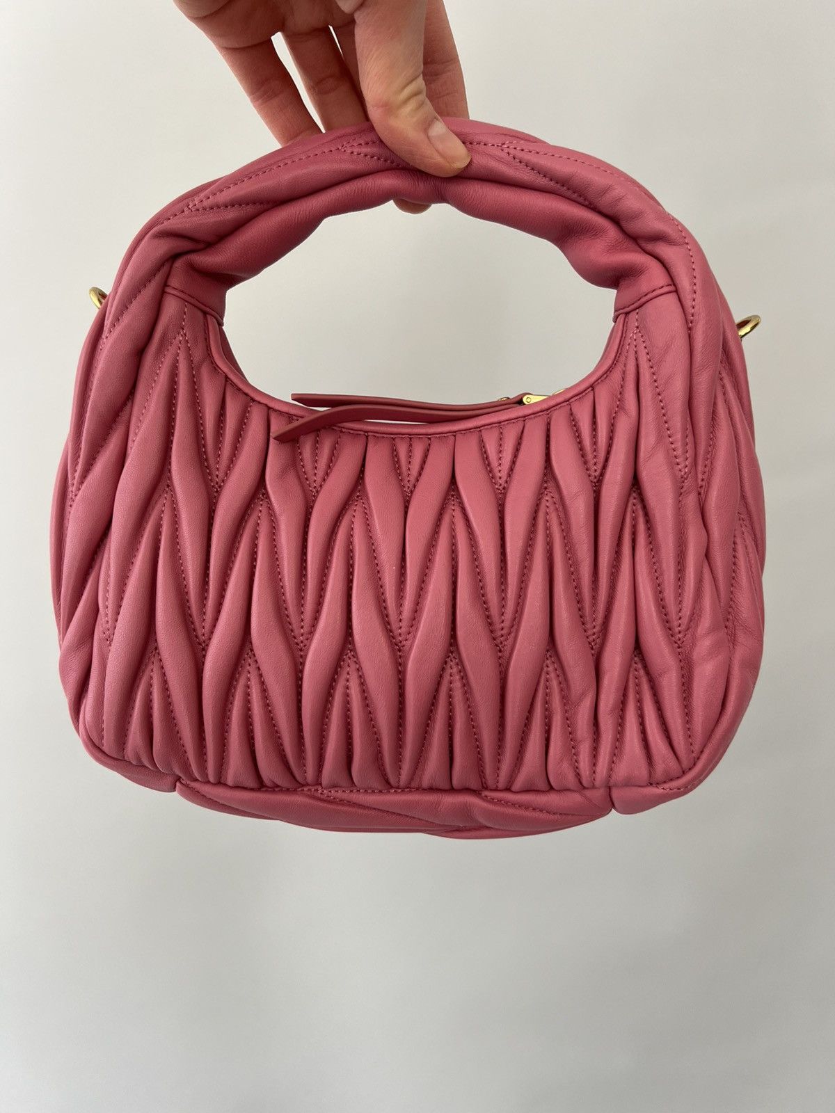 Miu Miu Miu Miu Wander matelassé nappa leather hobo bag in pink Size ONE SIZE - 2 Thumbnail