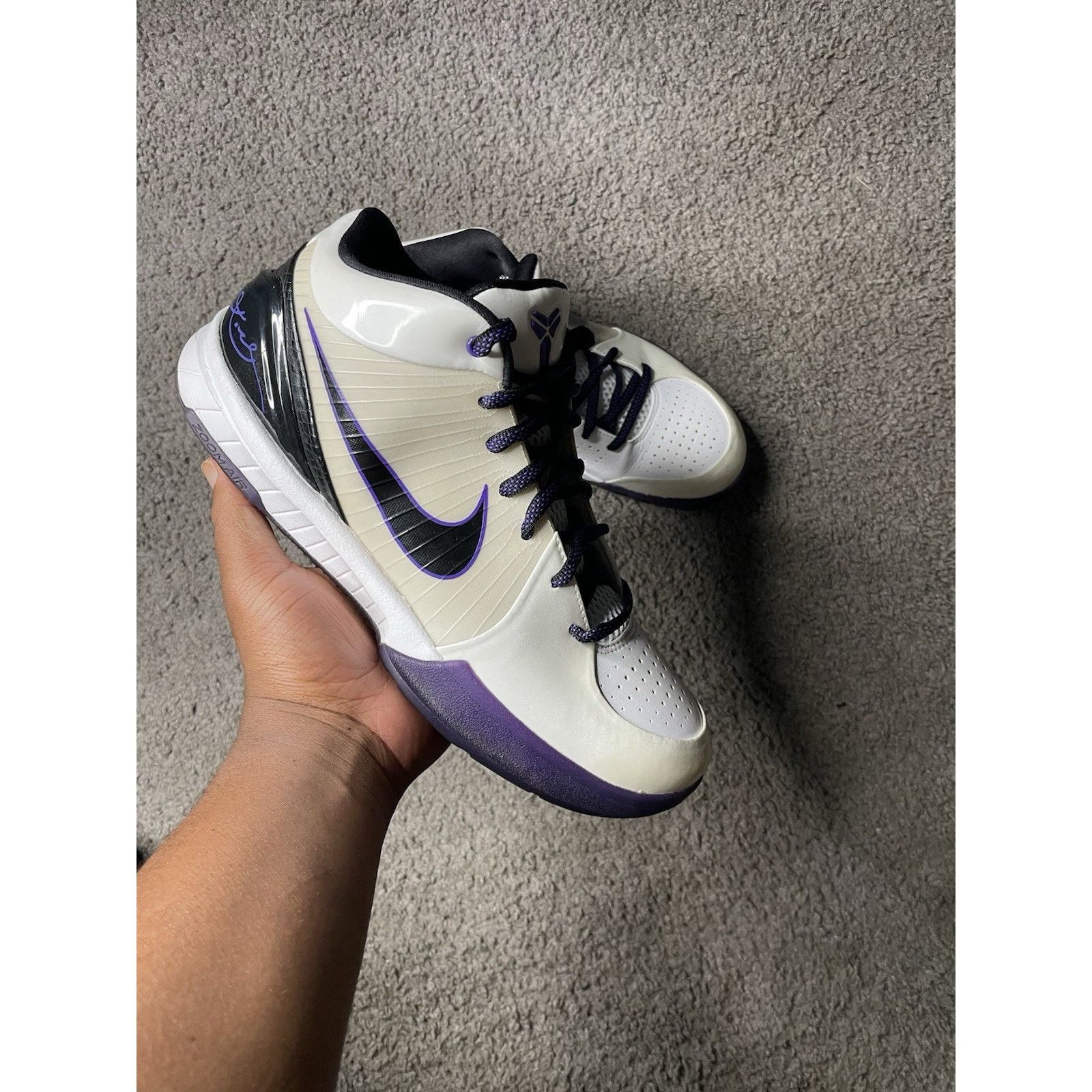 Size 11- Nike Zoom Kobe Inline 2008