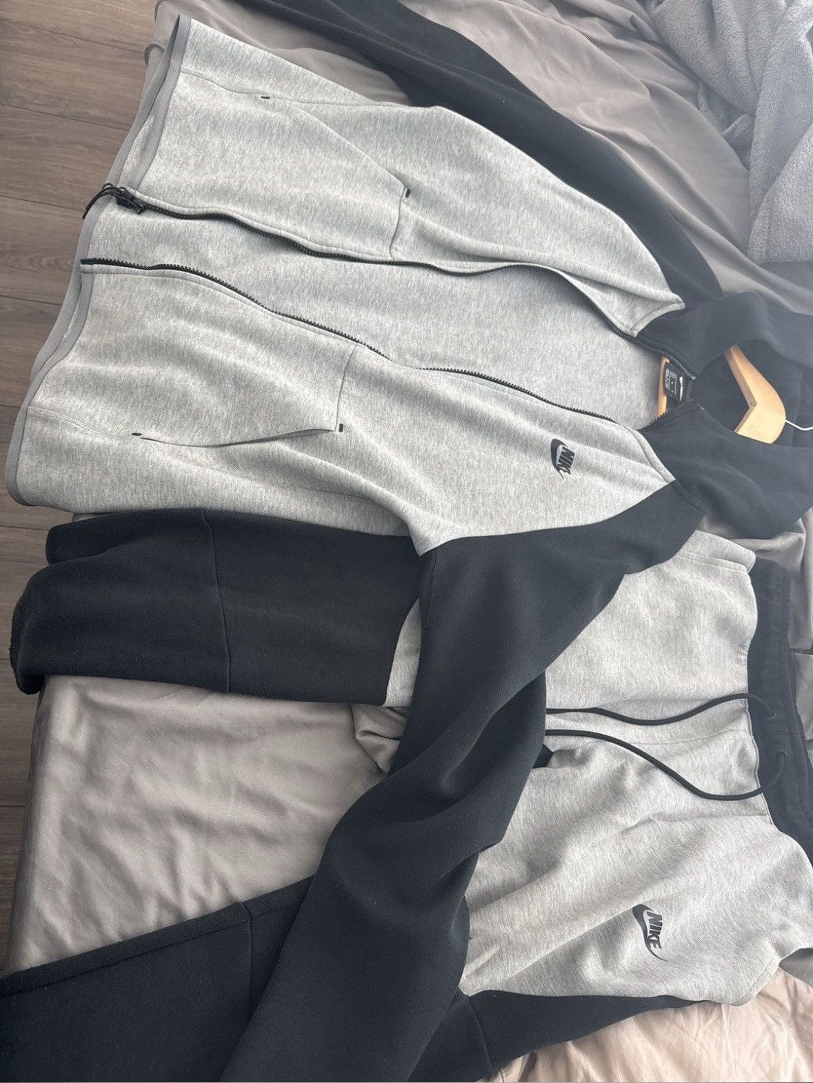 Nike Tech Fleece Track Suit (Top & Bottom)