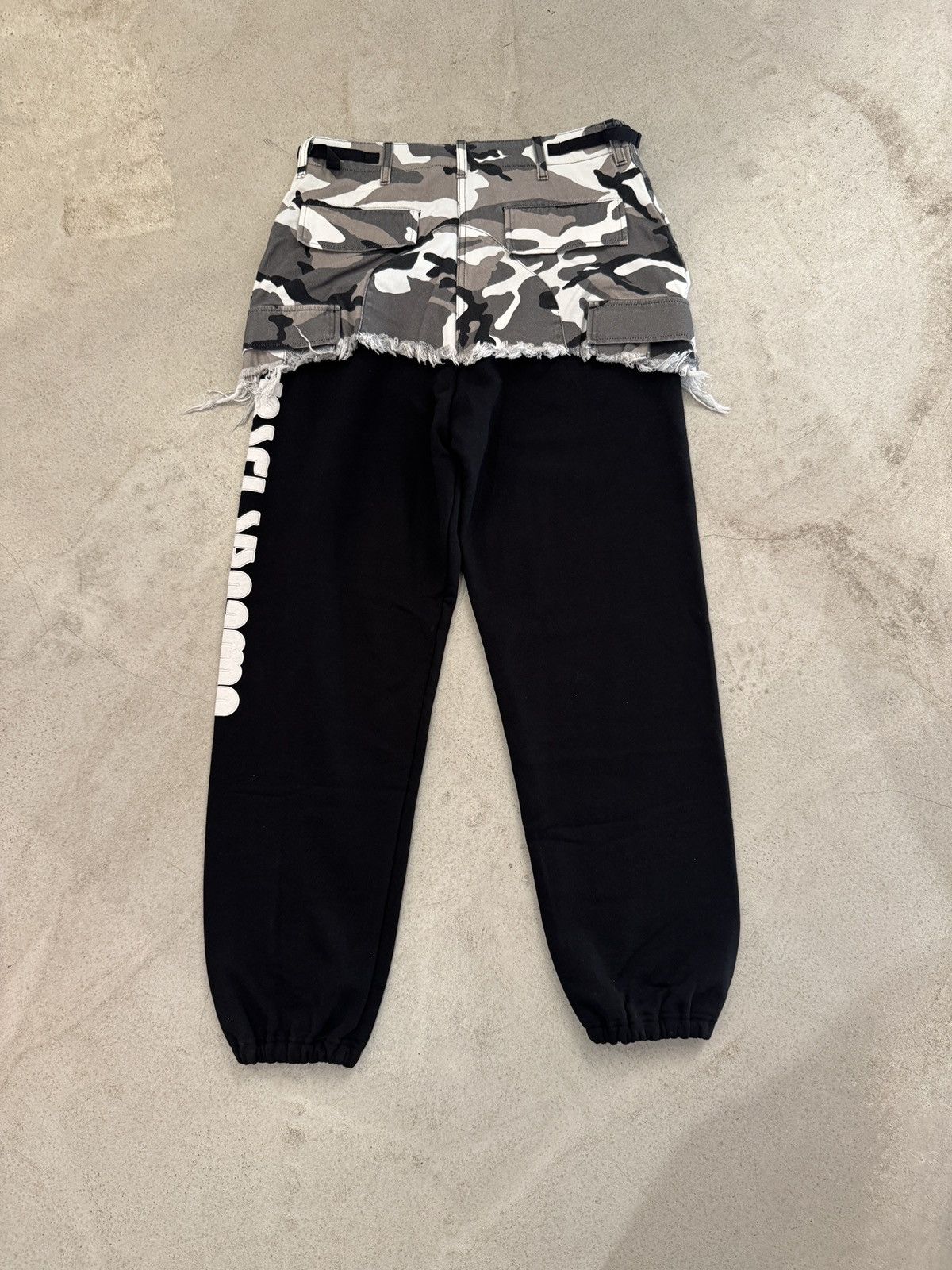 Designer × Vetements *RARE* RUNWAY VETEMENTS CAMO HYBRID CARGO PANTS SWEATS DEMNA Size US 32 / EU 48 - 4 Thumbnail