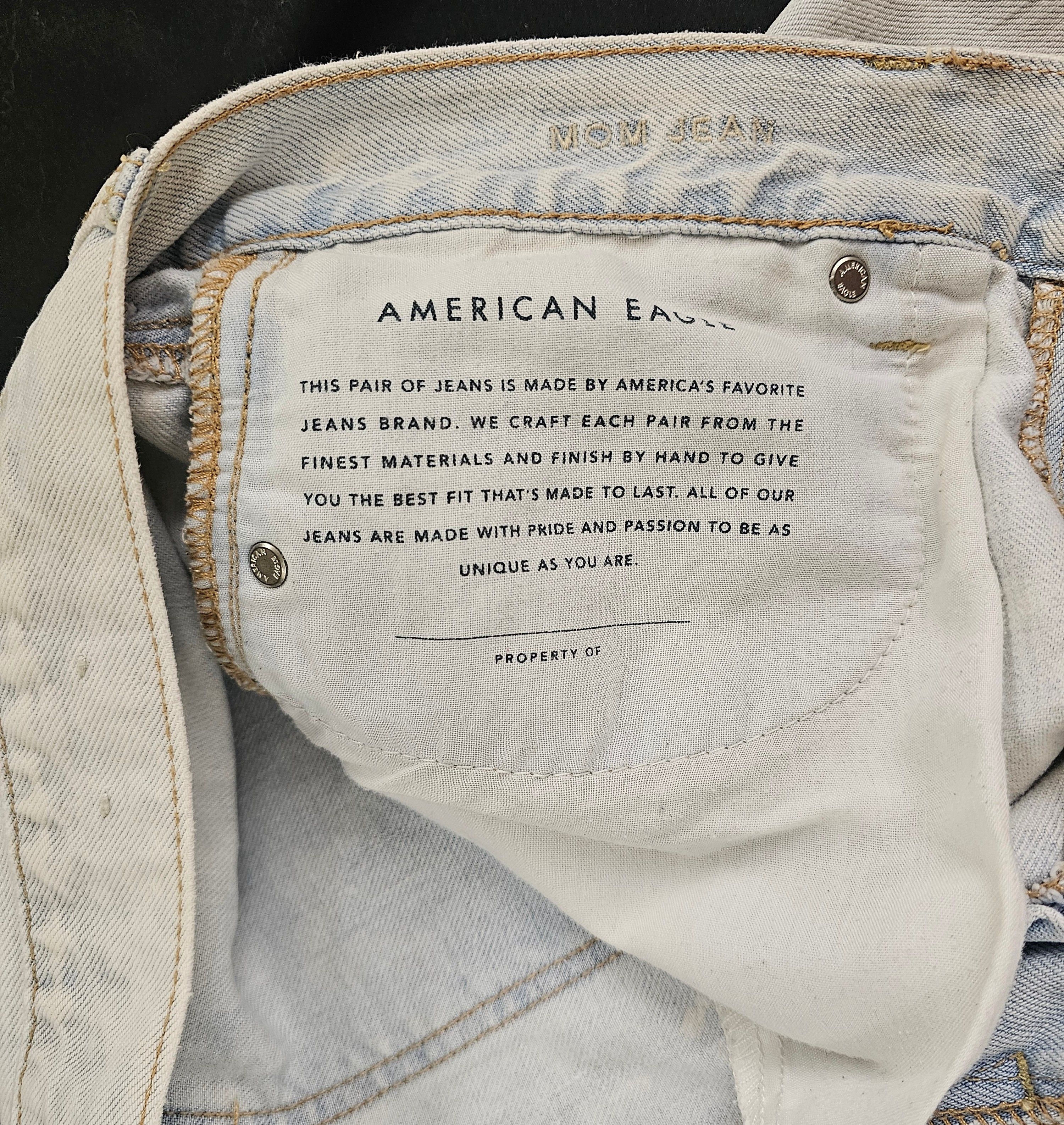 American Eagle Outfitters American Eagle Mom Jean Distressed Light Wash Women's 12 Size 36" / US 14 / IT 50 - 11 Thumbnail