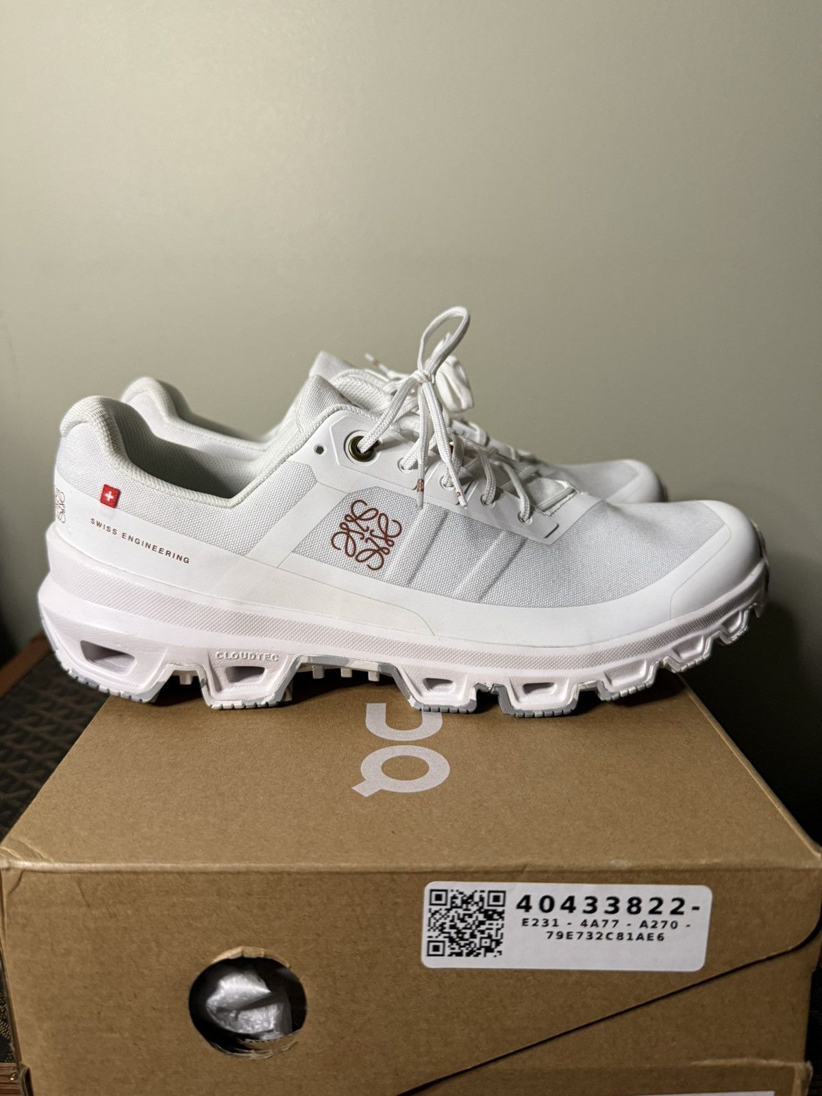 Loewe × On Cloudventure loewe Size US 9 / EU 42 - 1 Thumbnail