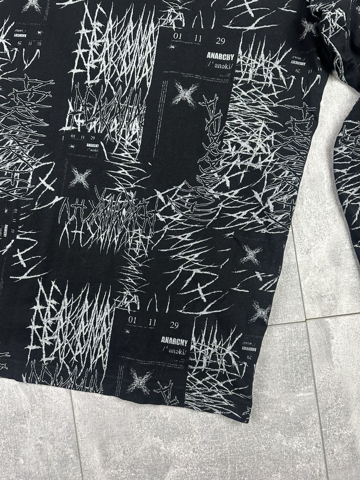 Jaded London Jaded London Overprint Logo Anarchy Long-Sleeve Size US XL / EU 56 / 4 - 13 Thumbnail