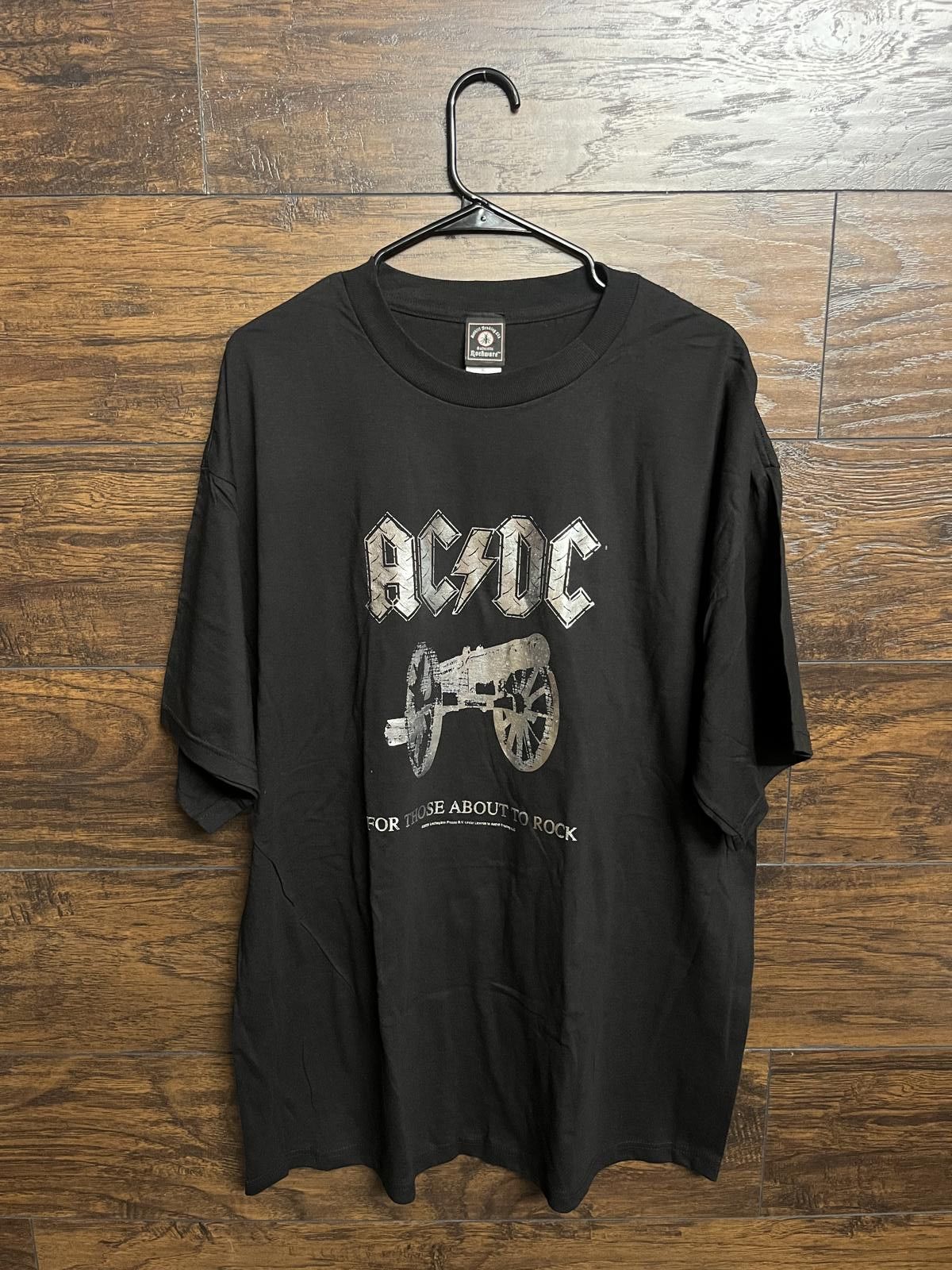 Designer ACDC Vintage T-shirt Silver Foil Cannon Shirt Those About XL Size US XL / EU 56 / 4 - 1 Thumbnail
