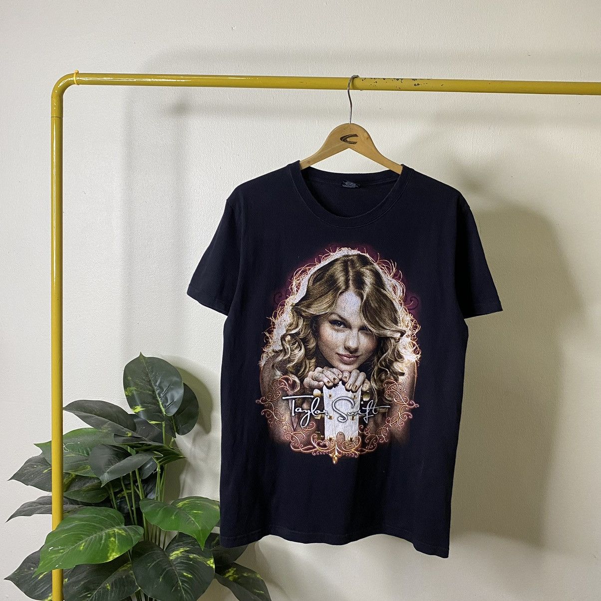 Band Tees Vintage 2000s Taylor Swift Rap Tees Design Graphic Tee Size US M / EU 48-50 / 2 - 1 Thumbnail