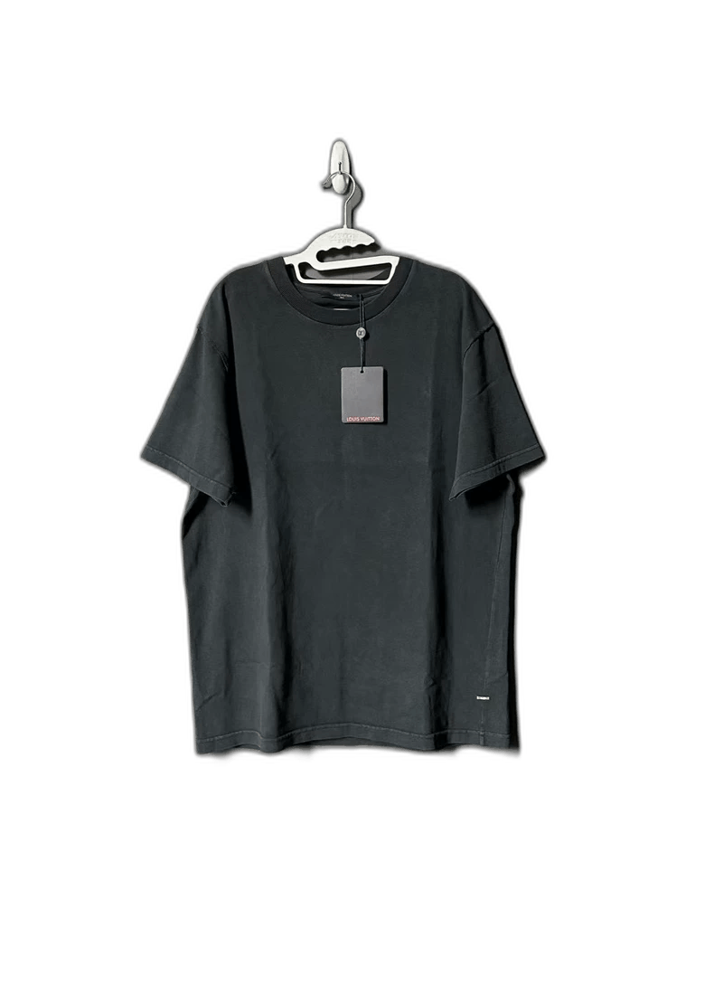 Louis Vuitton Louis Vuitton Short Sleeve T-Shirt in Black Size US L / EU 52-54 / 3 - 1 Thumbnail