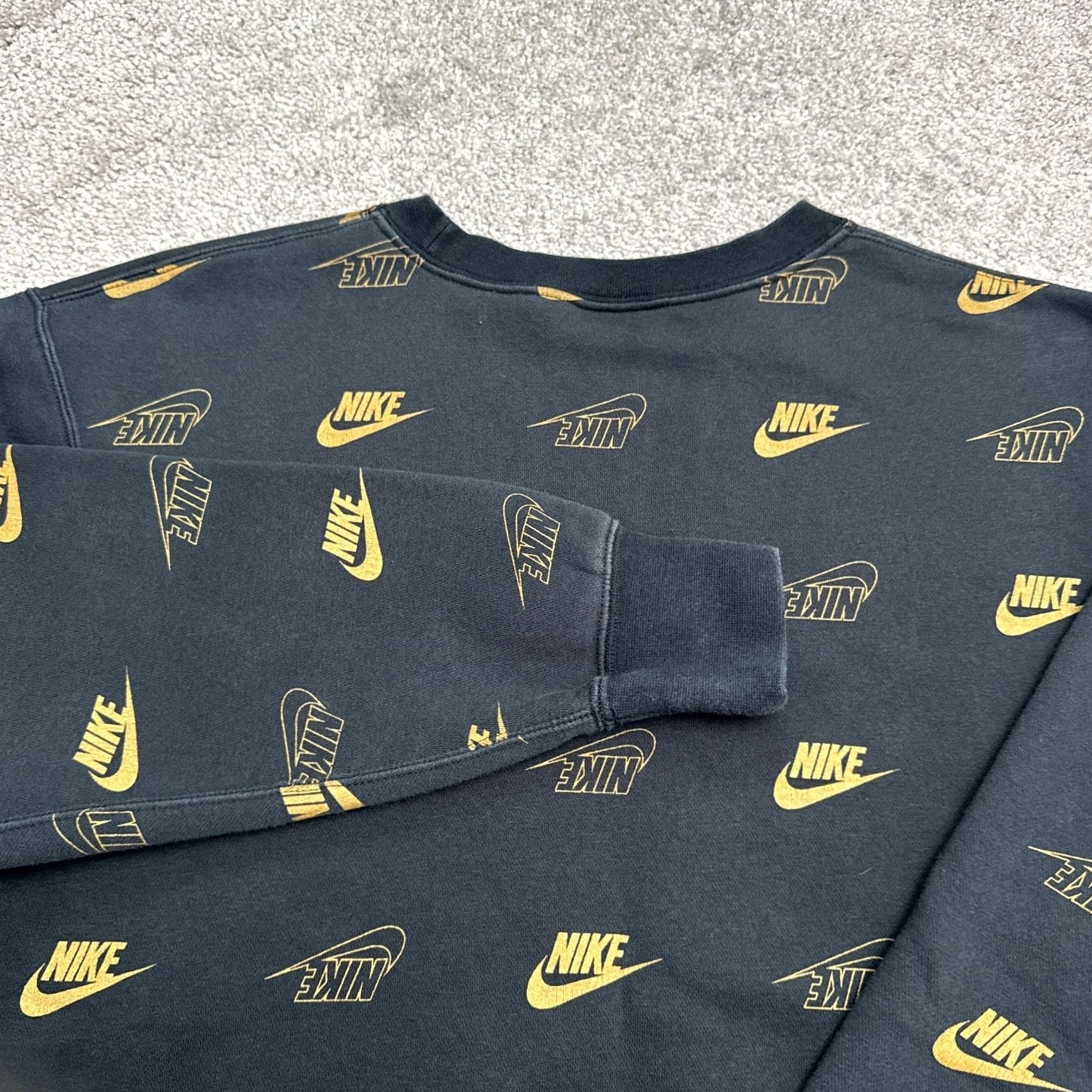 Nike Nike Sweatshirt Pullover Mens Medium Black Gold Crewneck All Over Print Graphic Size US M / EU 48-50 / 2 - 4 Thumbnail