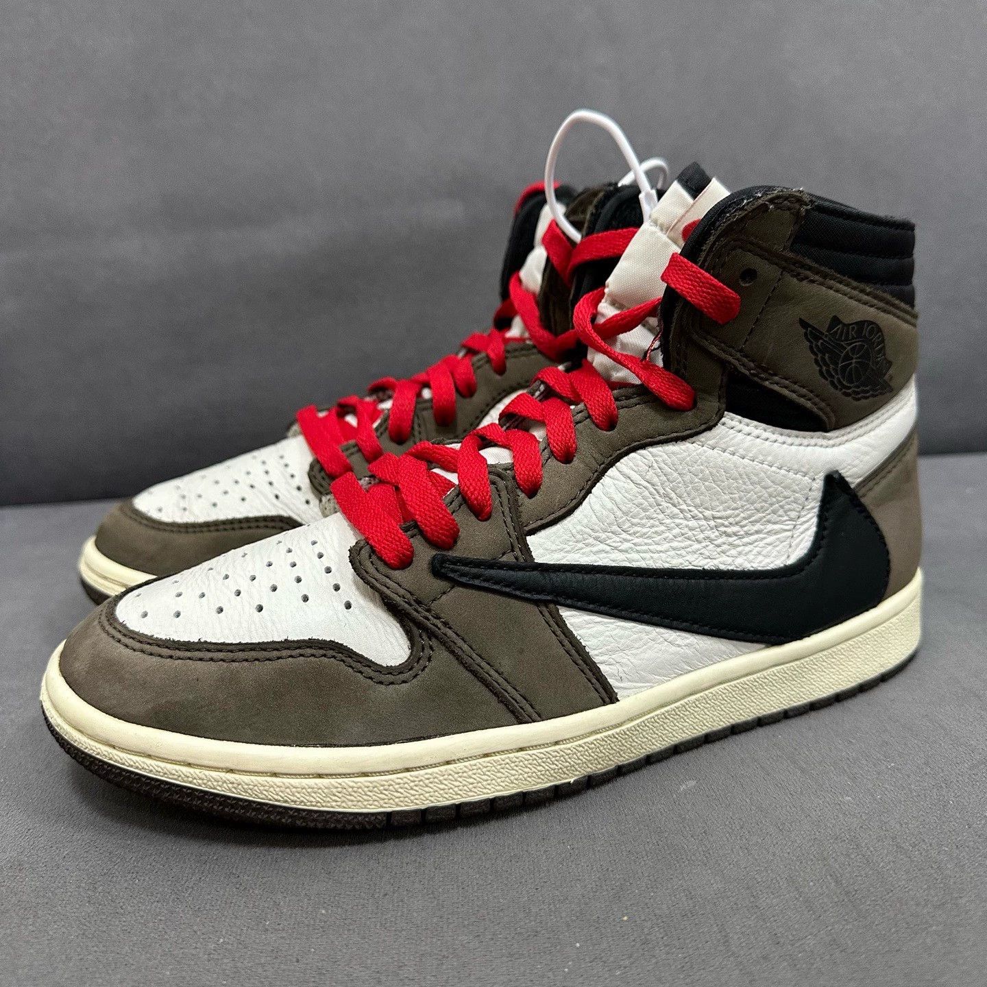 Nike Size 40.5/AJ1 Reverse Swoosh Size US 7.5 / EU 40-41 - 2 Thumbnail