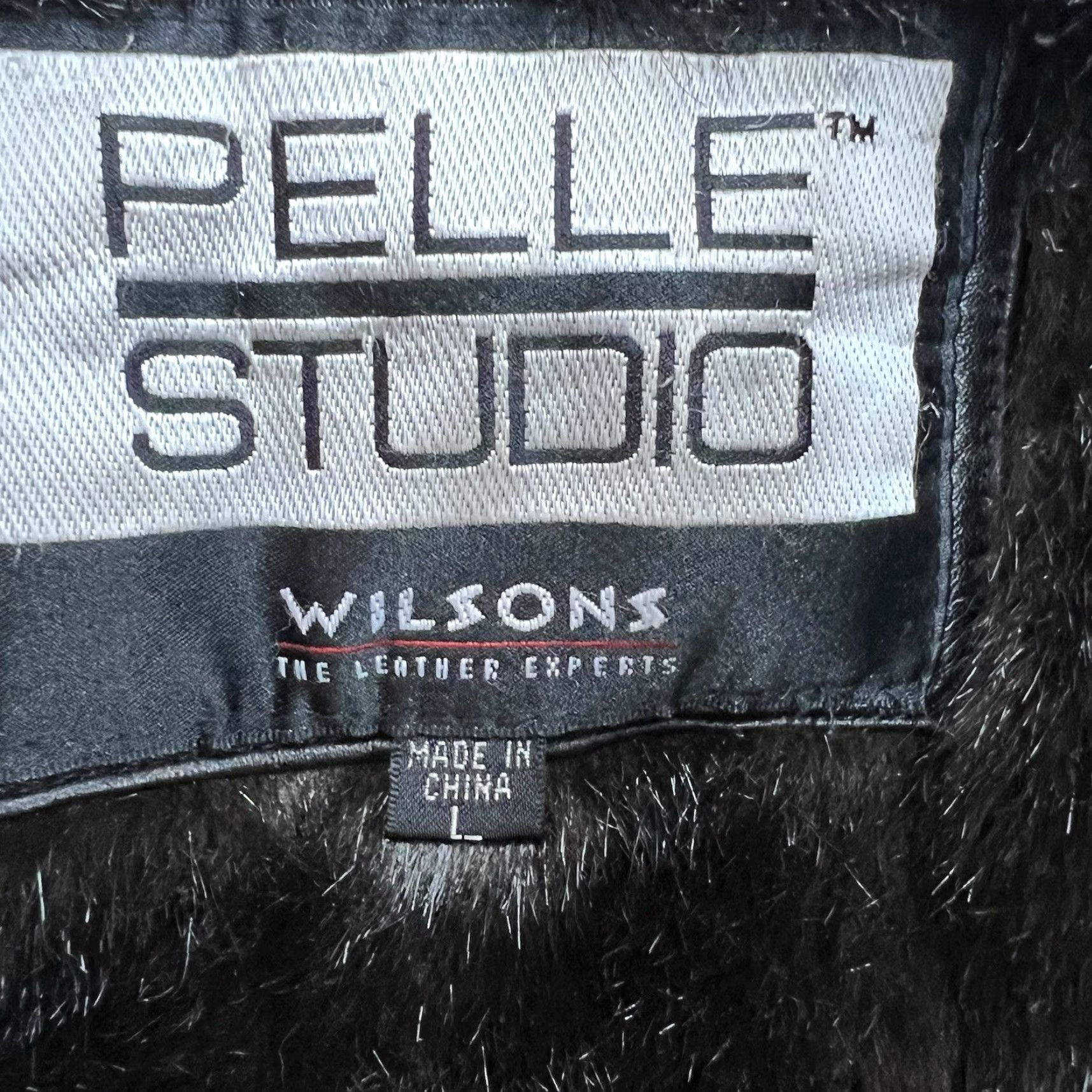 Wilson Wilson’s Pellé Fox Fur Jacket Liner Men’s Large Black Nylon Mid-Length Liner Regular Coat Mens Fall Winter Shape: Solid US A SELLER Size US L / EU 52-54 / 3 - 4 Thumbnail