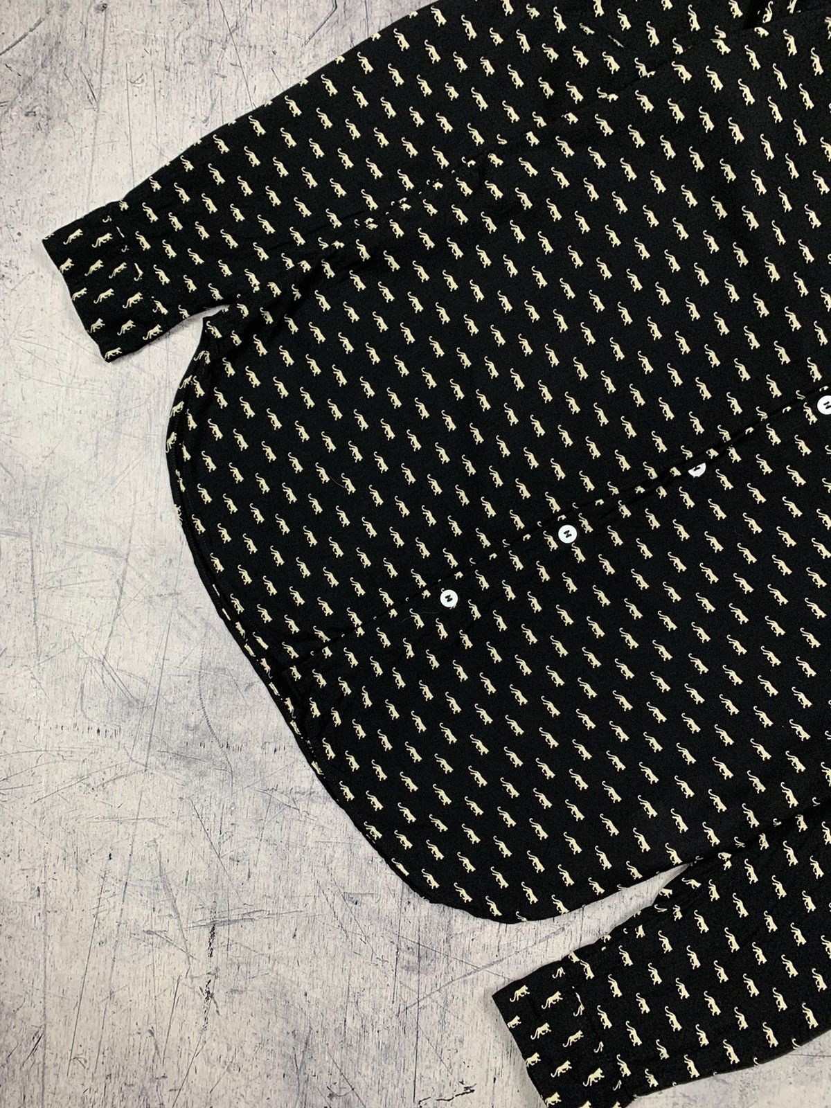 The Kooples The Kooples Paris Relaxed Fit 100% Viscose Shirt Monogram Size US M / EU 48-50 / 2 - 3 Thumbnail