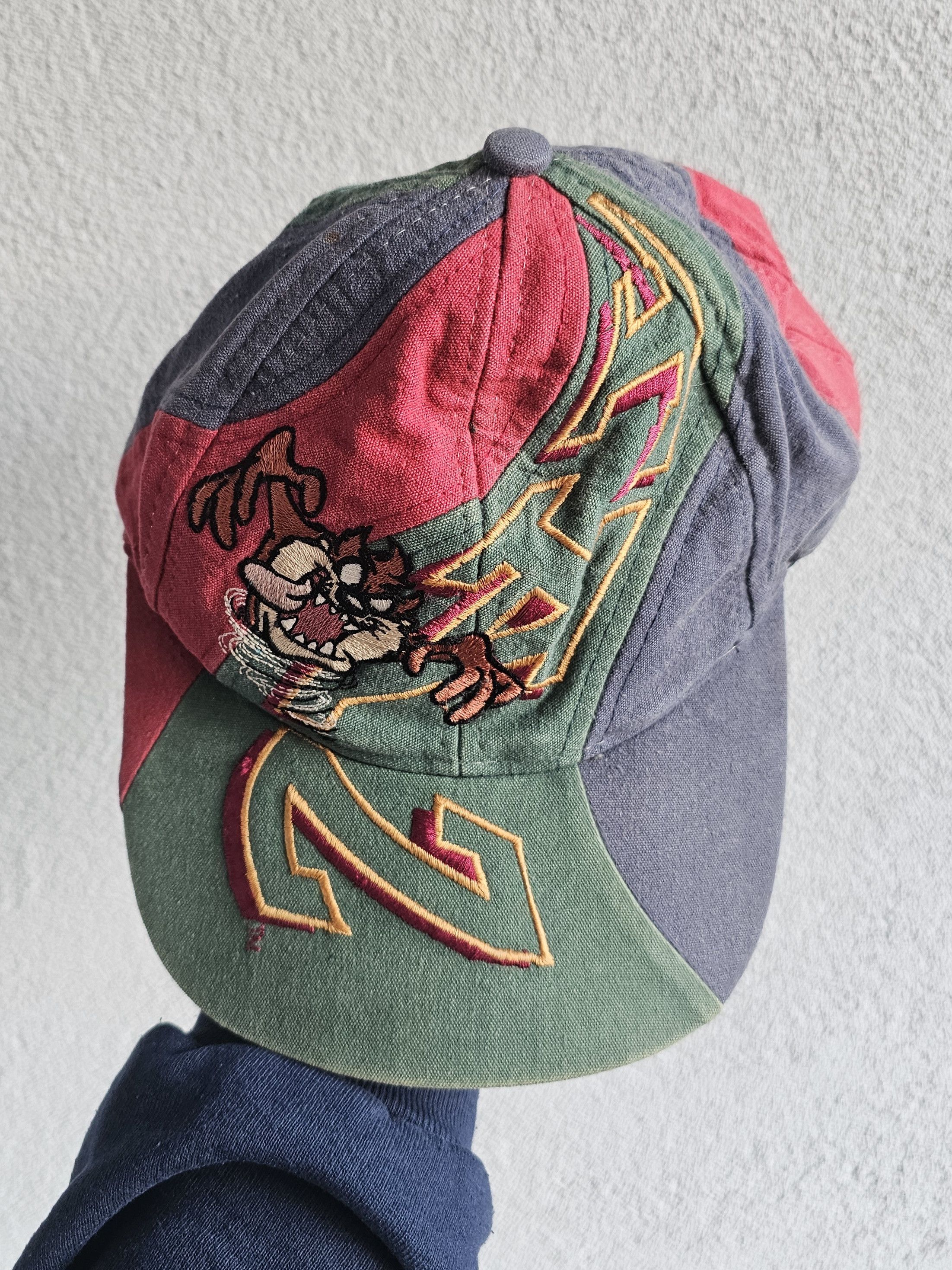 Warner Bros Taz Looney Tunes Big Logo Hat Size ONE SIZE - 2 Thumbnail
