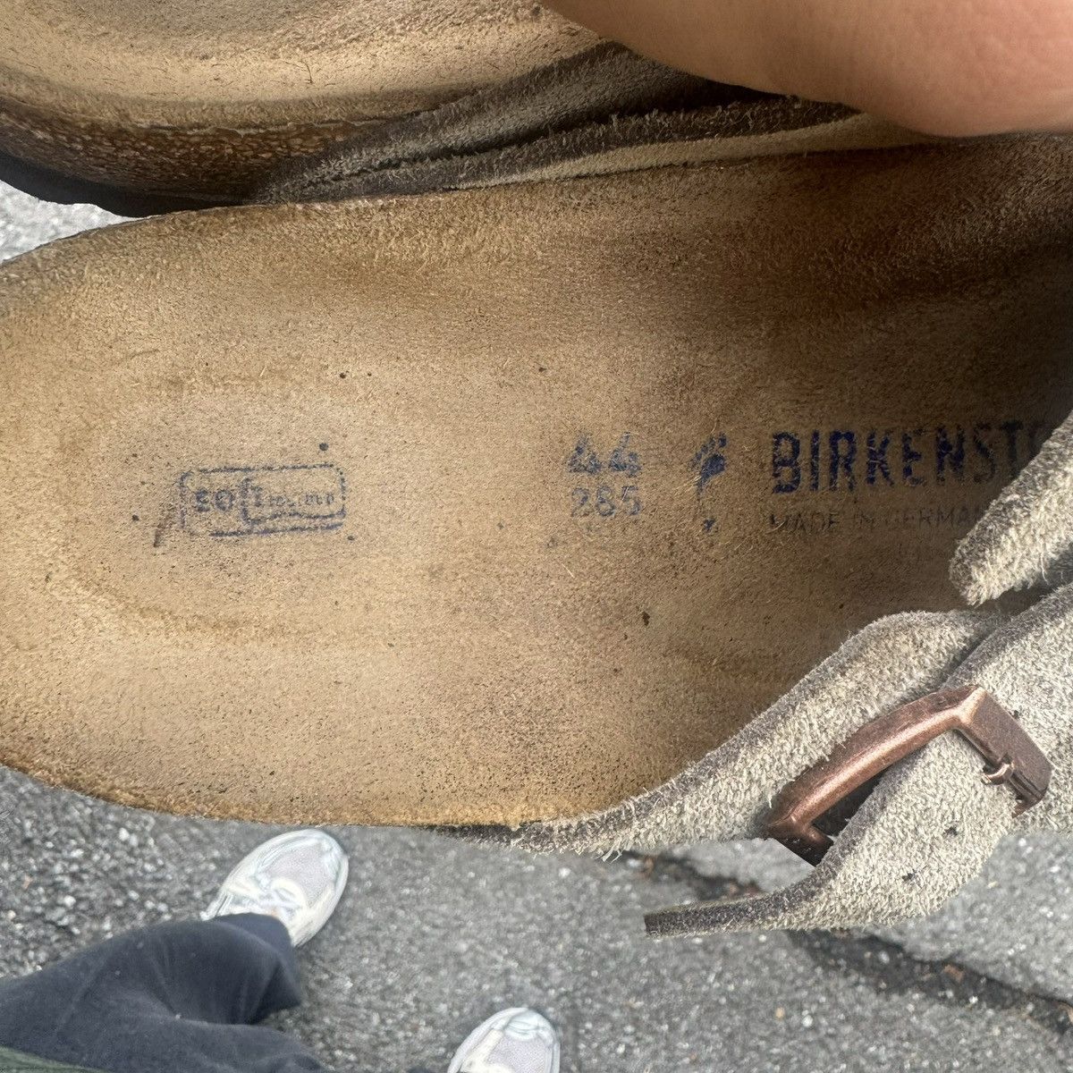 Birkenstock Birkenstock boston taupe suede clogs Size US 10 / EU 43 - 6 Thumbnail