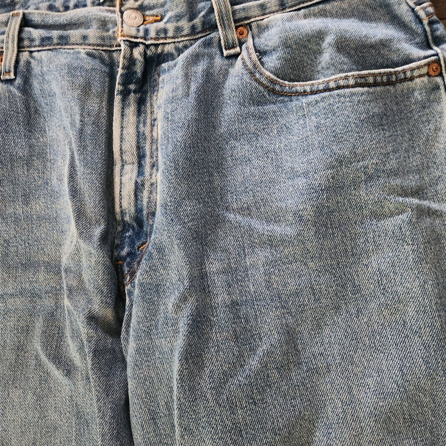 Levi's VINTAGE Levi's 550 Jeans 36x30 Light Wash Distressed Relaxed Fit 80s 90s Rock Punk Retro Grunge USA Mens Size US 36 / EU 52 - 2 Thumbnail