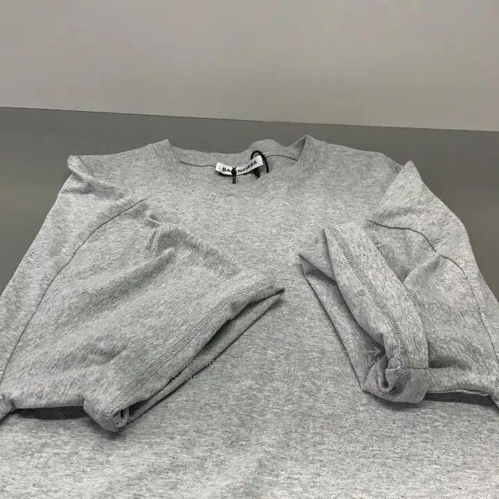 Balenciaga Balenciaga Gray Logo Embroidered Short Sleeve T. Size US XS / EU 42 / 0 - 7 Thumbnail