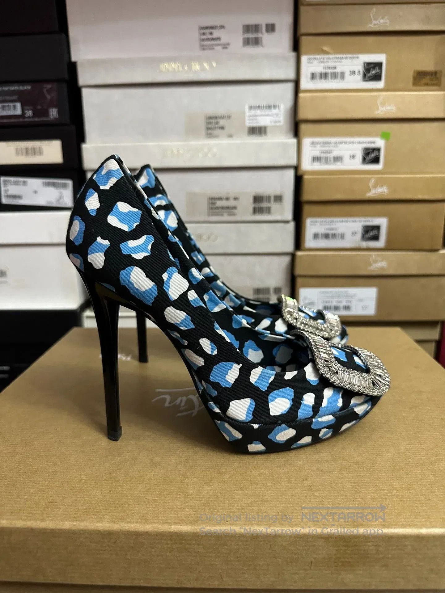 Roger Vivier Roger Vivier Blue White Floral Diamond Buckle Heels. Size US 5 / IT 35 - 5 Thumbnail