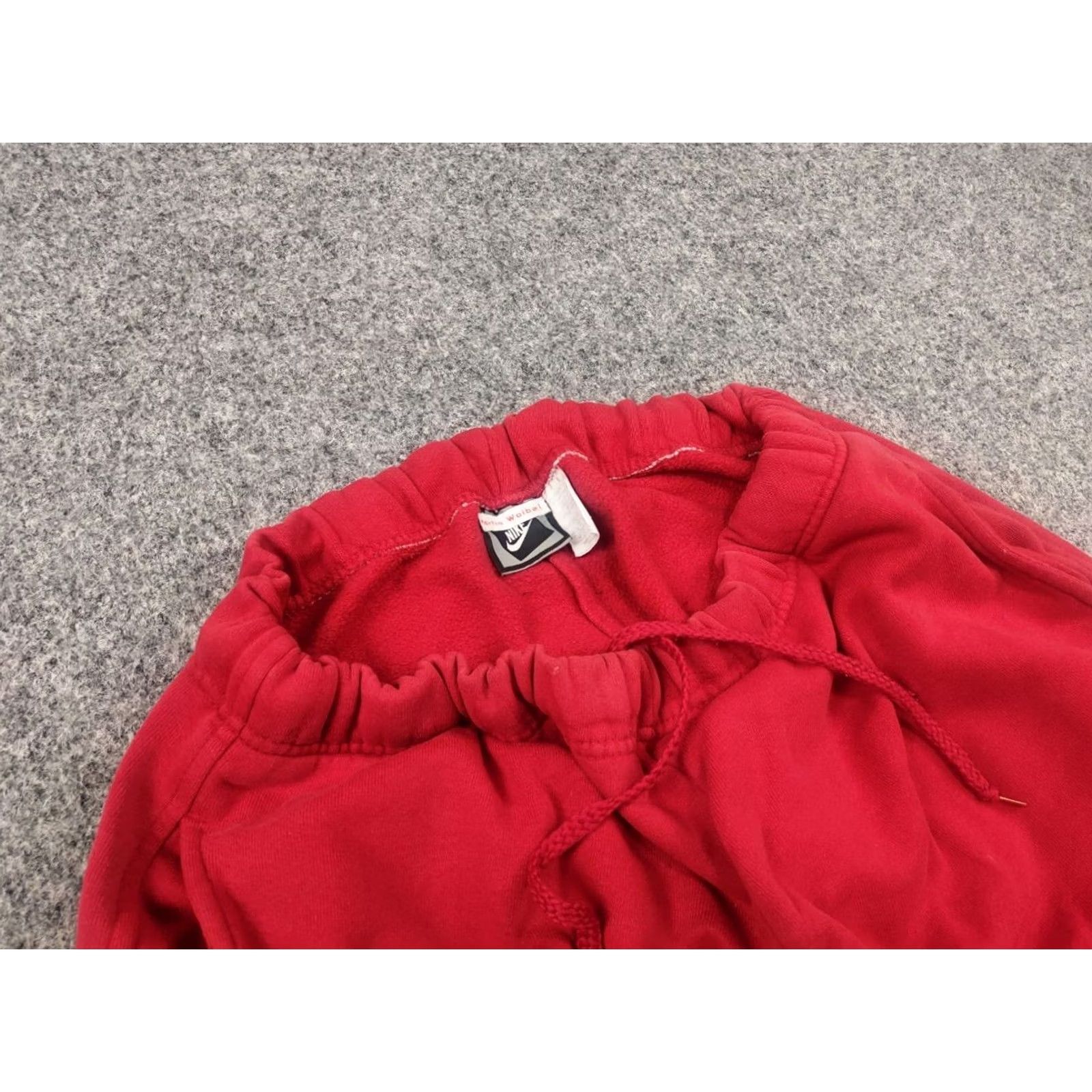 Nike VINTAGE Nike Swoosh Logo Red Cotton Casual Shorts USA Shirt Mens L XS? Size US 33 - 5 Thumbnail