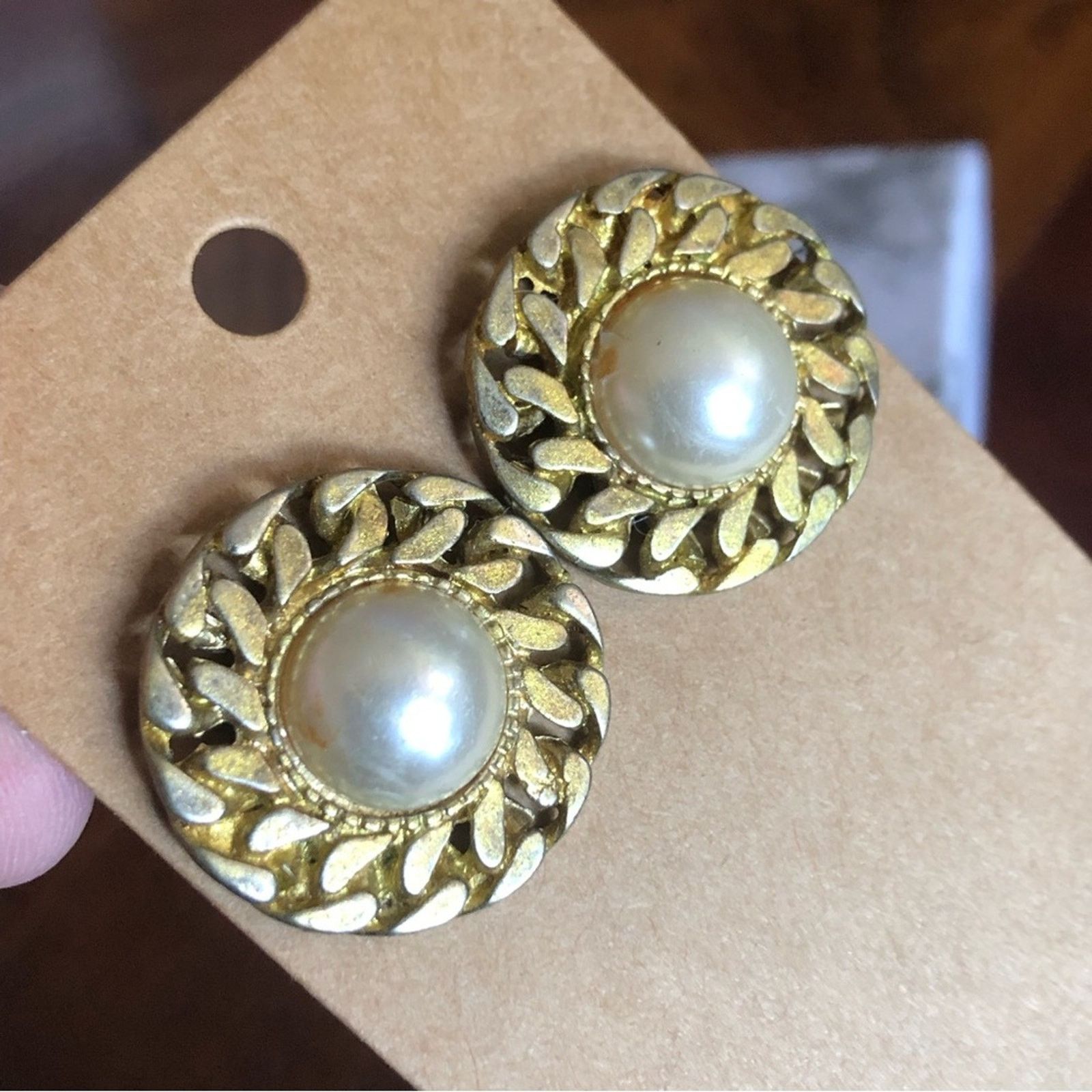 Vintage Vintage 70s gold plated chain wrapped faux pearl earring Size ONE SIZE - 6 Thumbnail