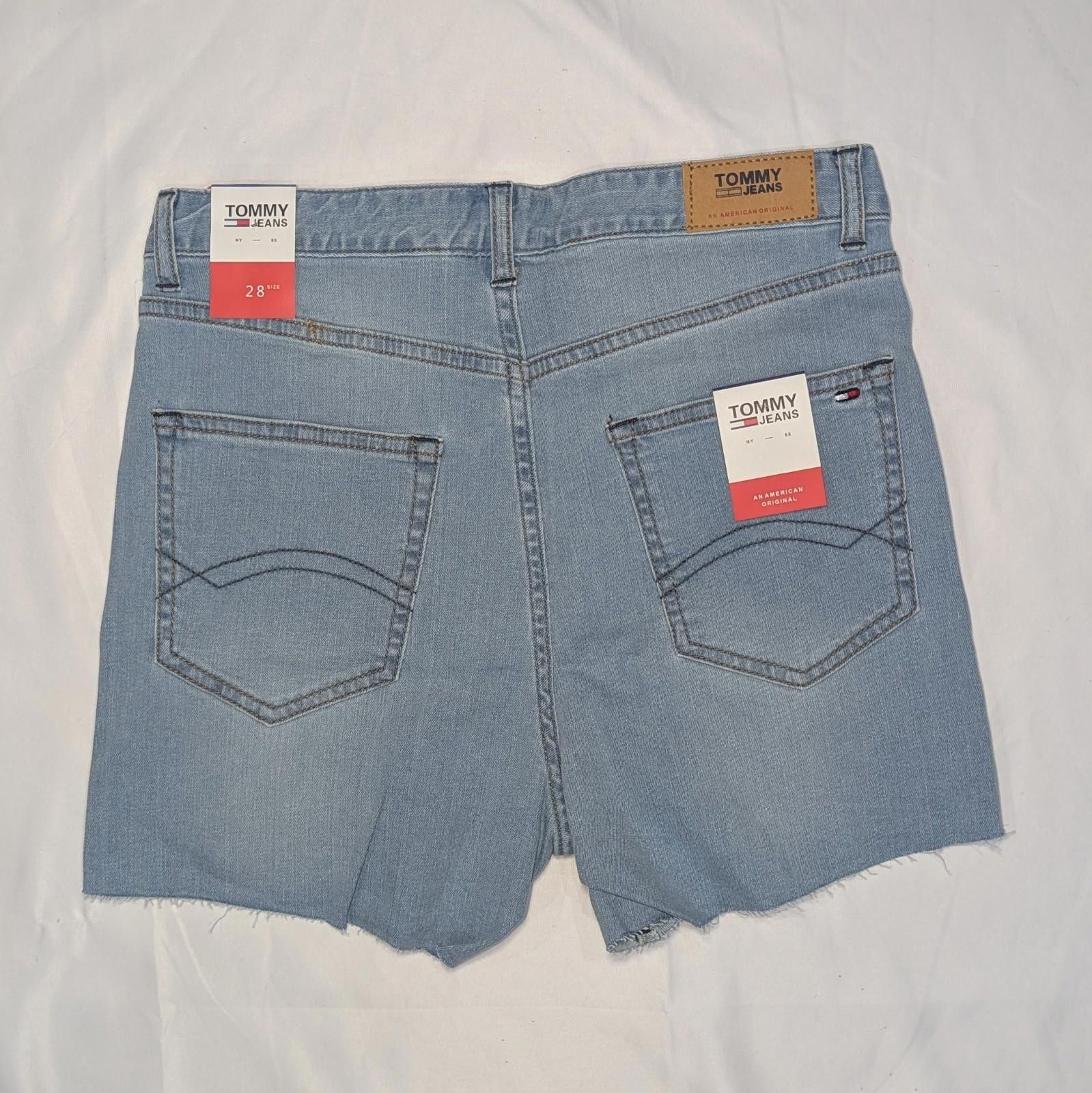 Tommy Hilfiger Tommy Jeans Women’s High Rise Embroidered Denim Shorts 28 Size 28" / US 6 / IT 42 - 4 Thumbnail