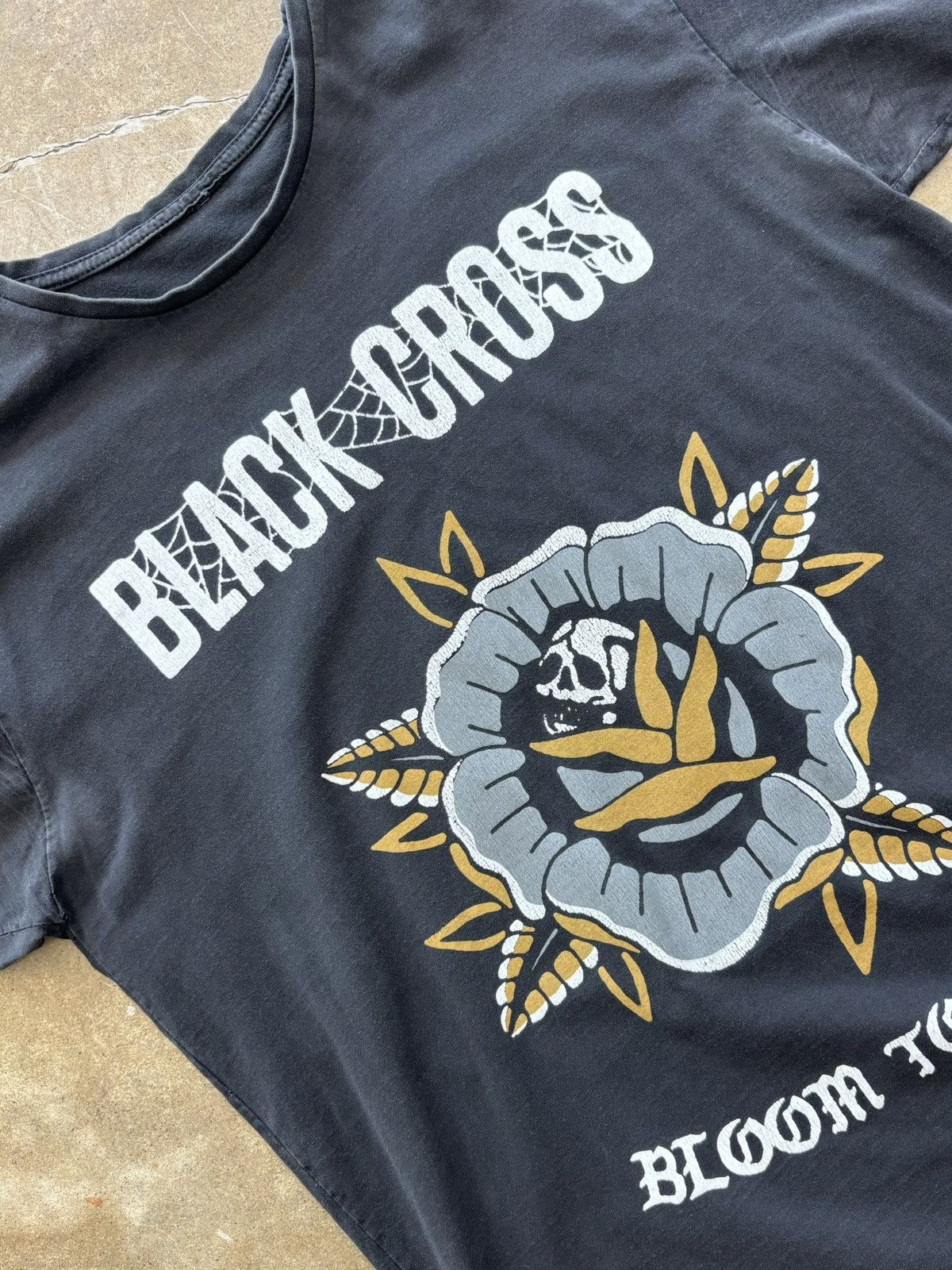 Other Black Cross Bloom Decay Flower Tee Large Size US L / EU 52-54 / 3 - 1 Thumbnail