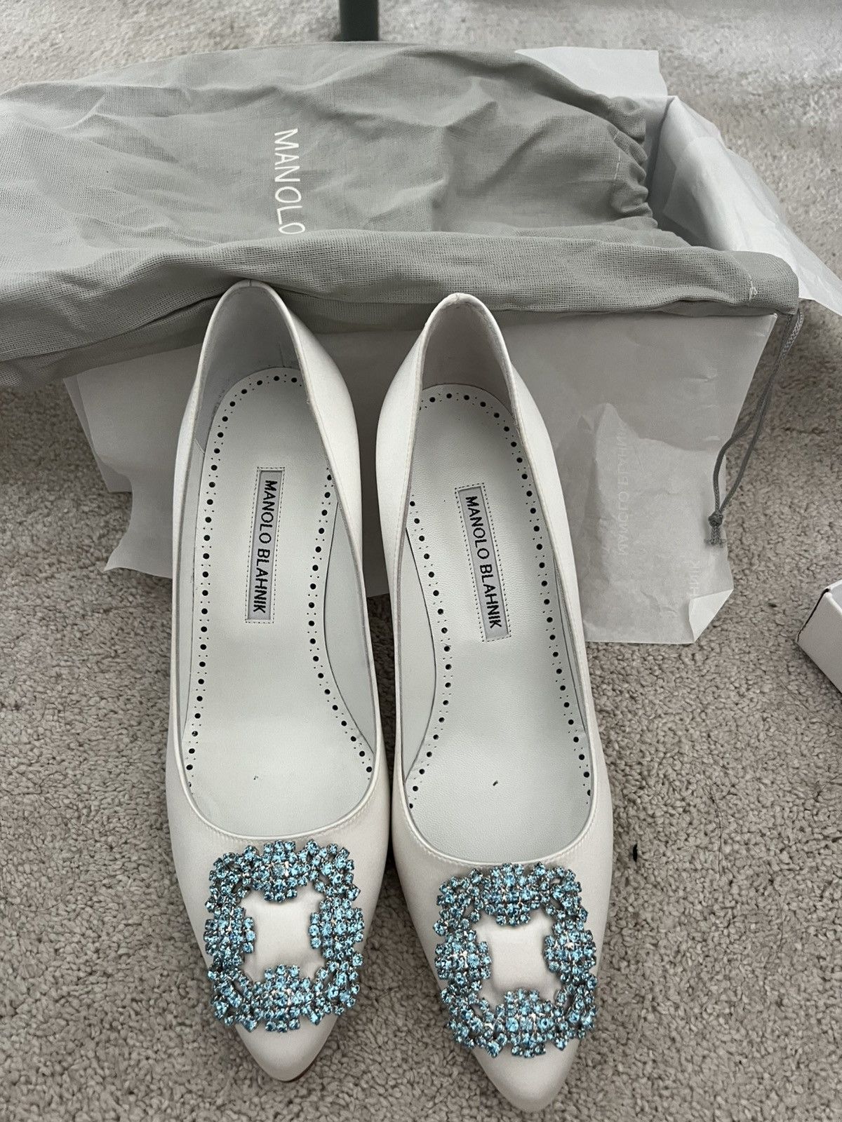 Manolo Blahnik Brand New Manolo Blahnik Hangisi White Heels Size US 7.5 / IT 37.5 - 3 Thumbnail