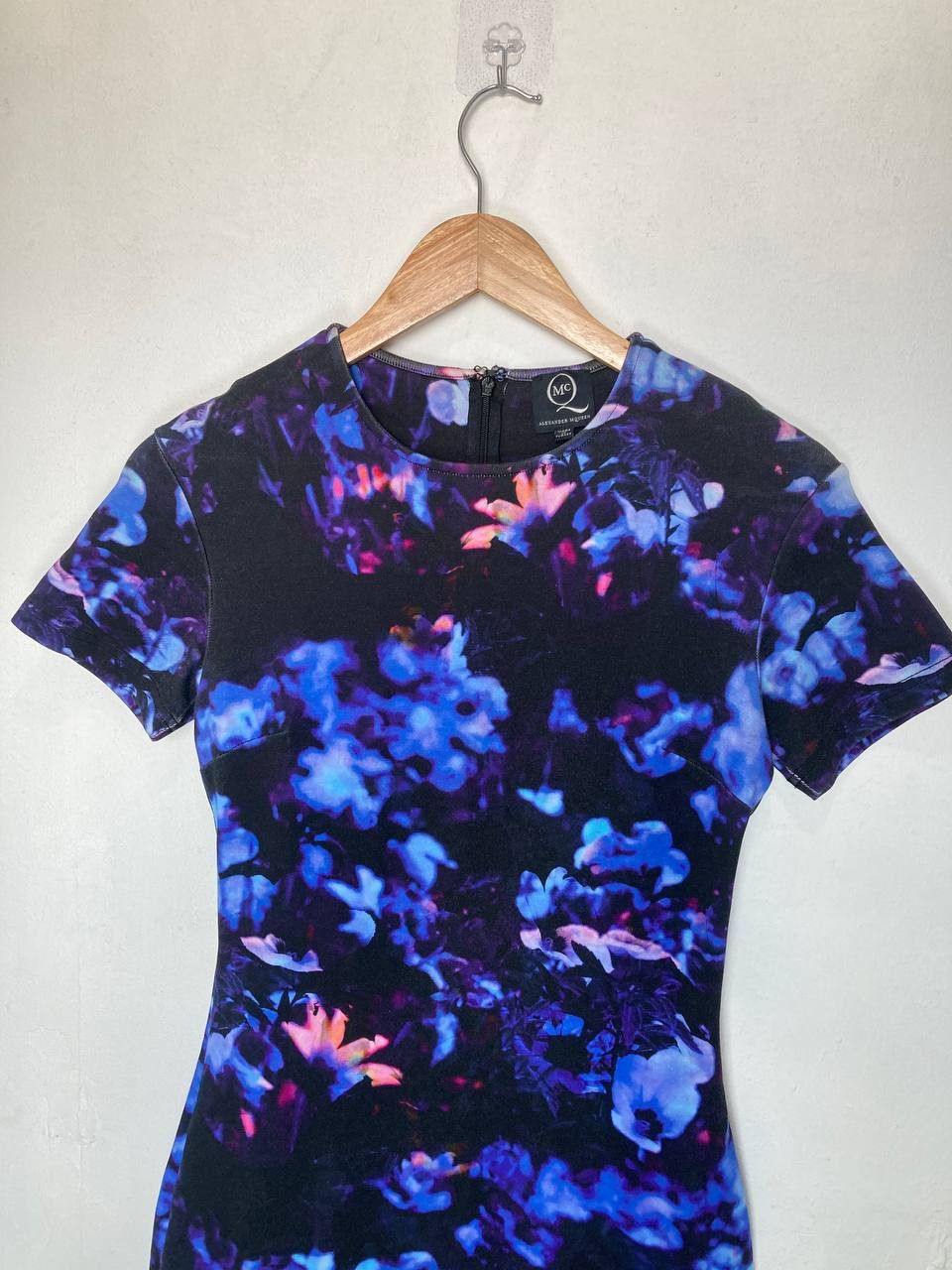 McQ Alexander McQueen McQ Alexander Mcqueen 2015 Floral Bodycon Midi Dress Size M / US 6-8 / IT 42-44 - 3 Thumbnail