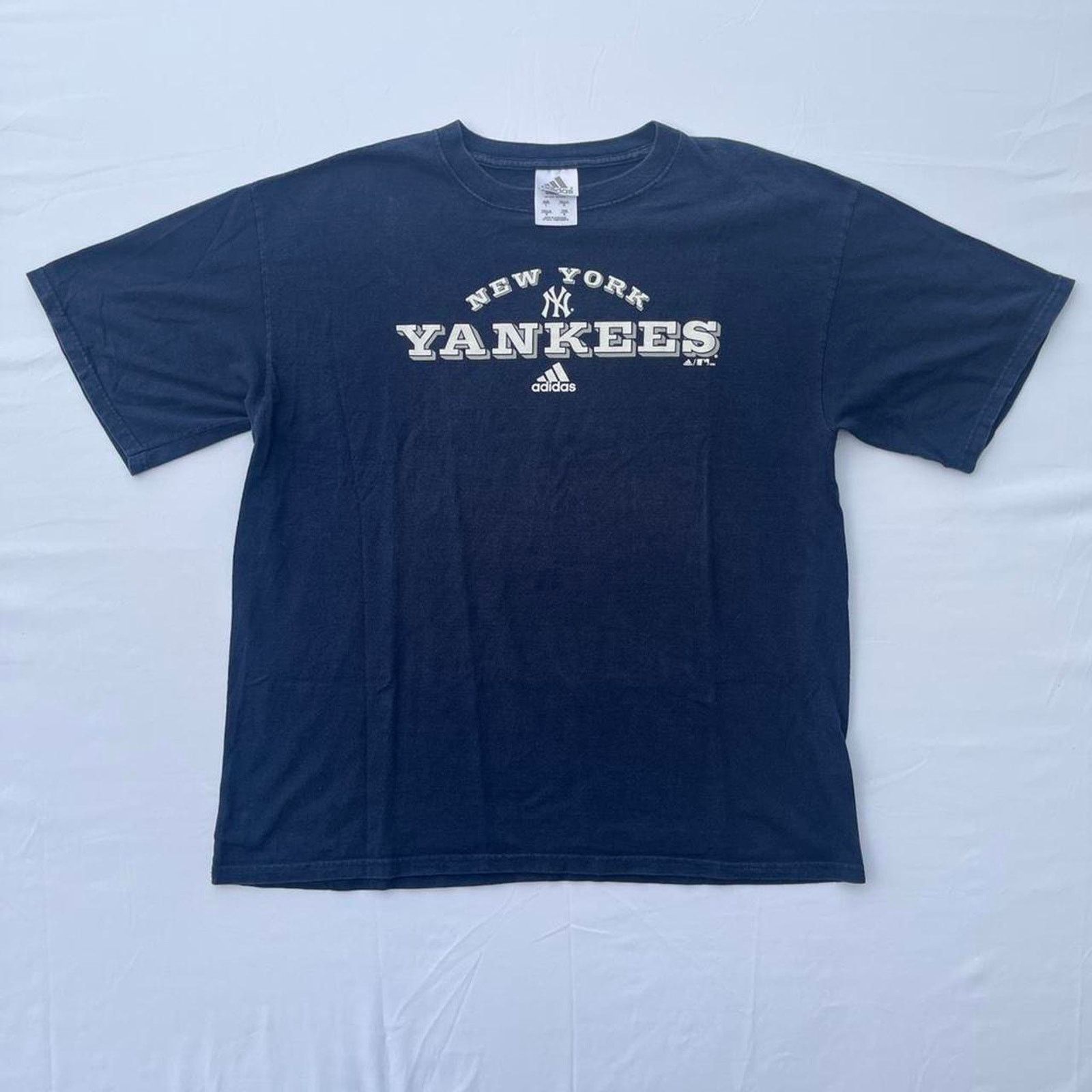 Adidas Y2K Adidas New York Yankees Center Graphic Men's Large Size US L / EU 52-54 / 3 - 1 Thumbnail