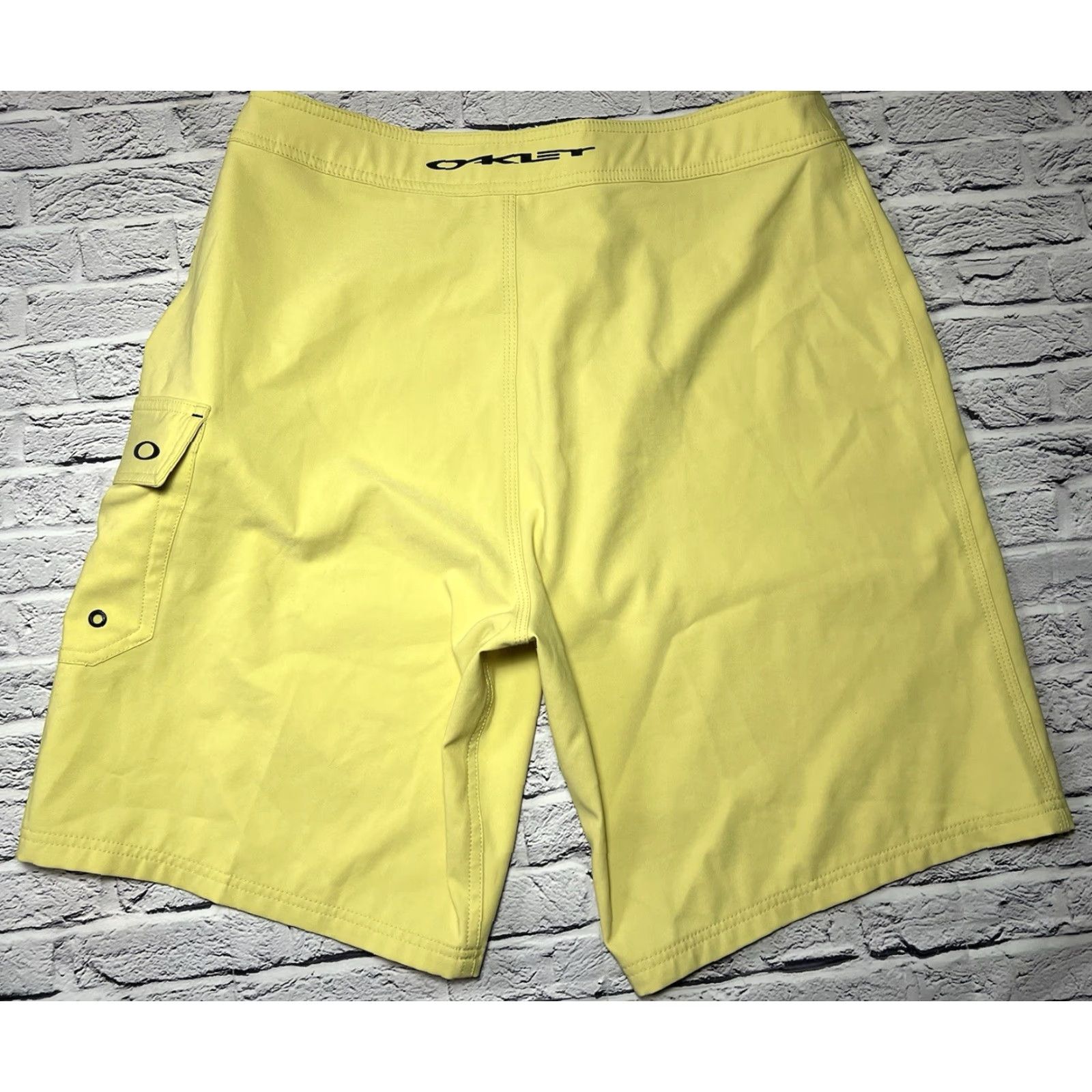 Oakley Oakley Men’s Boardshort Swim Trunks Board Shorts 34 Yellow Polyester Elastan Blended Fabric Drawstring Pockets Surfing Mens Size US 34 / EU 50 - 6 Thumbnail