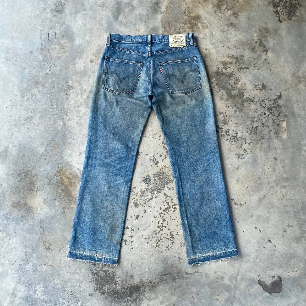 Levi's Vintage Clothing VINTAGE LEVIS 502 ANKLE CUT RELEASE HEM FADED BLUEWASH Size US 32 / EU 48 - 2 Thumbnail