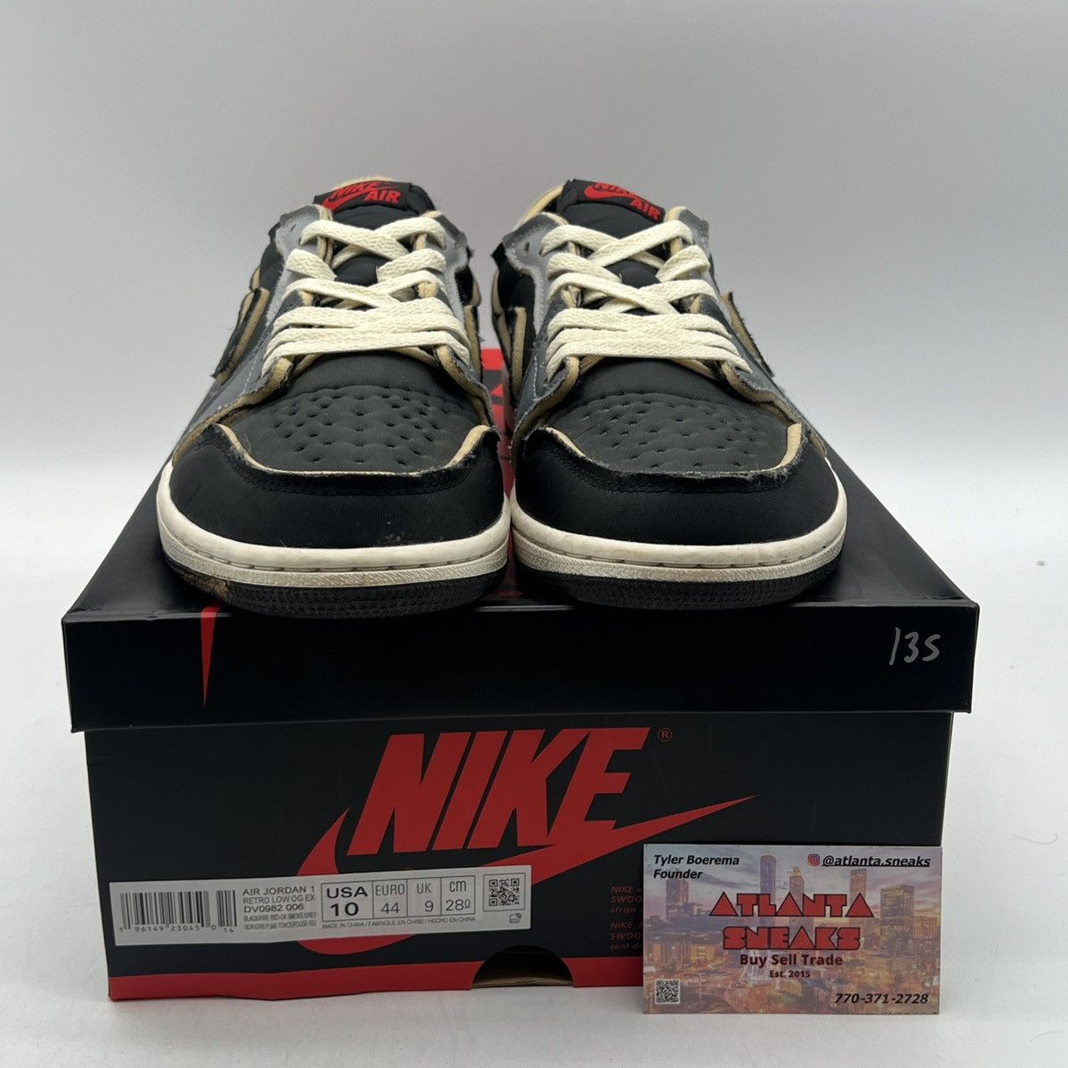 Nike Air Jordan 1 low dark smoke grey Size US 10 / EU 43 - 2 Thumbnail