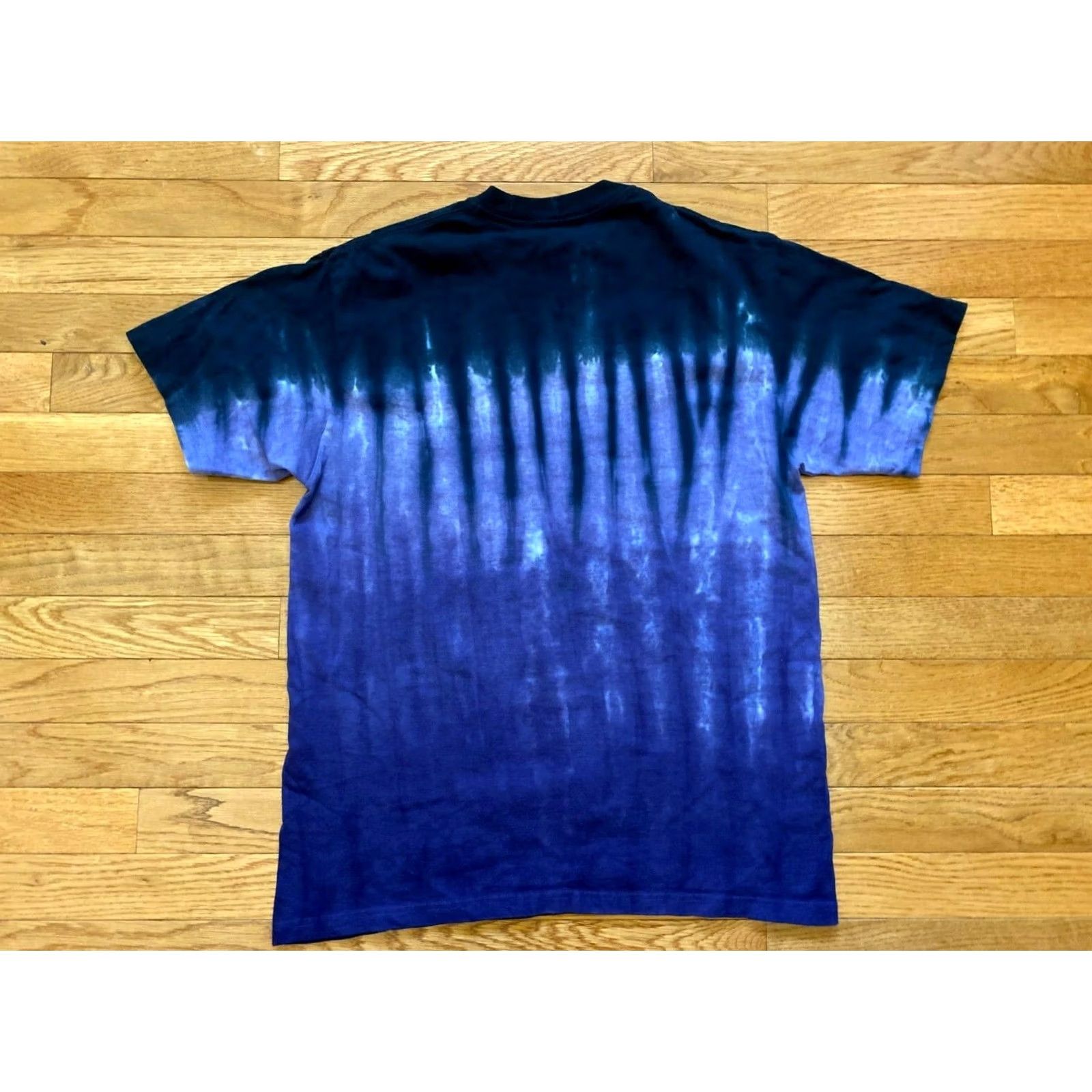 Liquid Blue VINTAGE Liquid Blue Kiss Destroyer Tie Dye T-Shirt M Blue 2005 RARE Mens Short Sleeve Size M Tour Band 20s Music Size US M / EU 48-50 / 2 - 2 Thumbnail