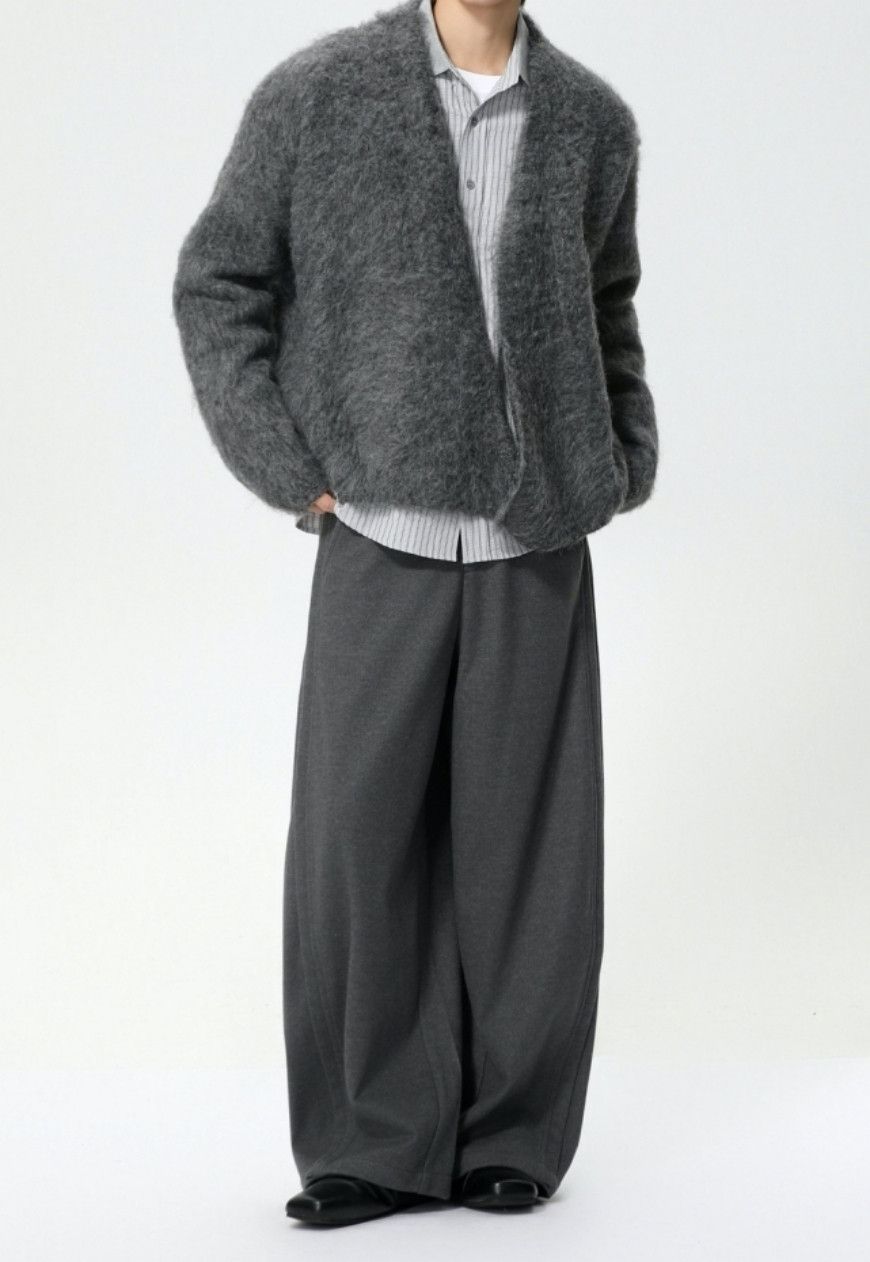 Other Men’s Solid color V-neck sweater Size US M / EU 48-50 / 2 - 5 Thumbnail
