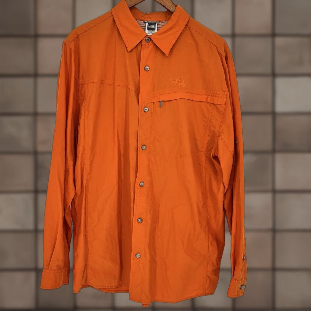 The North Face VINTAGE not applicable here; The North Face Mens Button-Up Shirt Outdoor Hiking L Nylon Orange Size US L / EU 52-54 / 3 - 1 Thumbnail