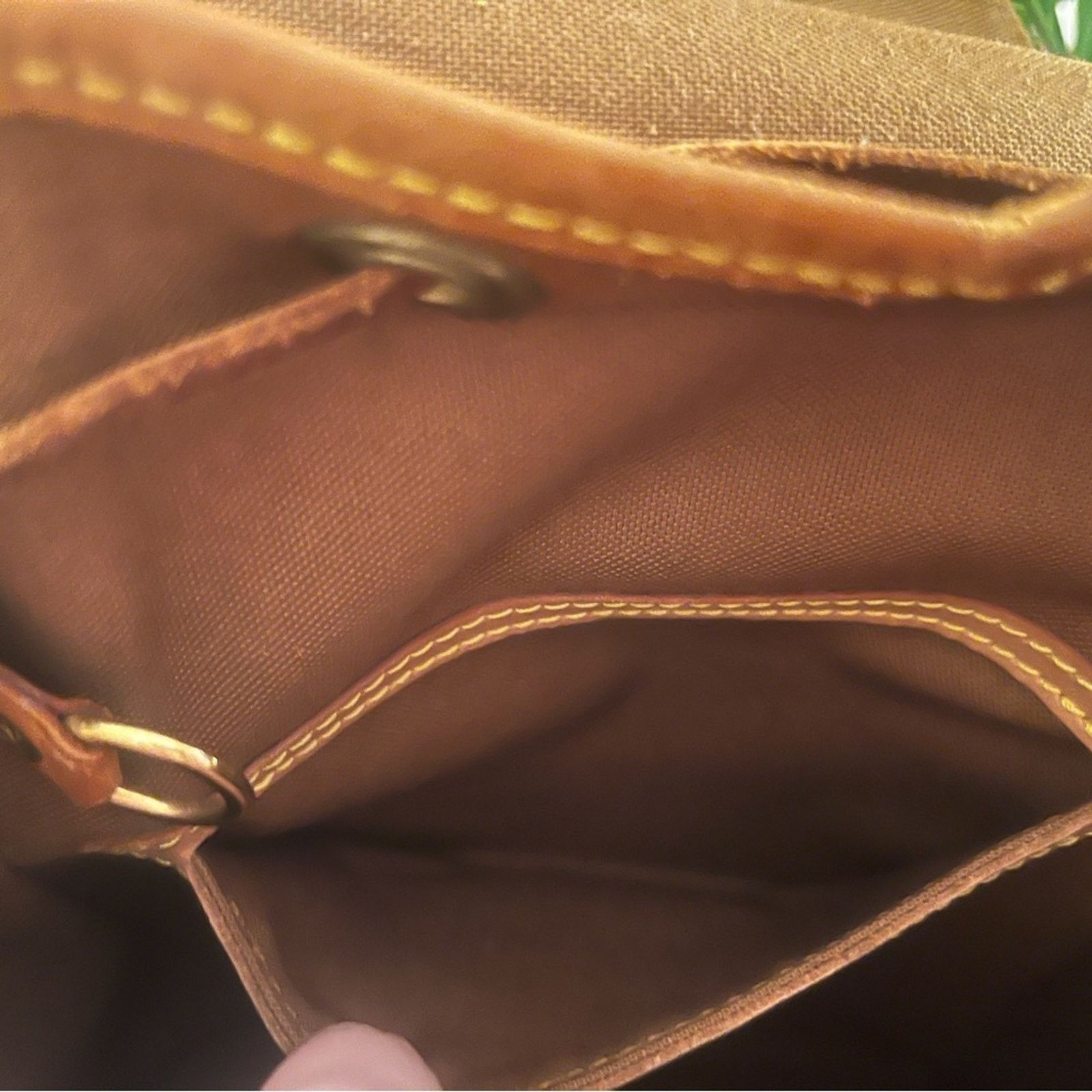 Louis Vuitton Louis Vuitton Monogram Backpack Authentic, great condition Size ONE SIZE - 6 Thumbnail