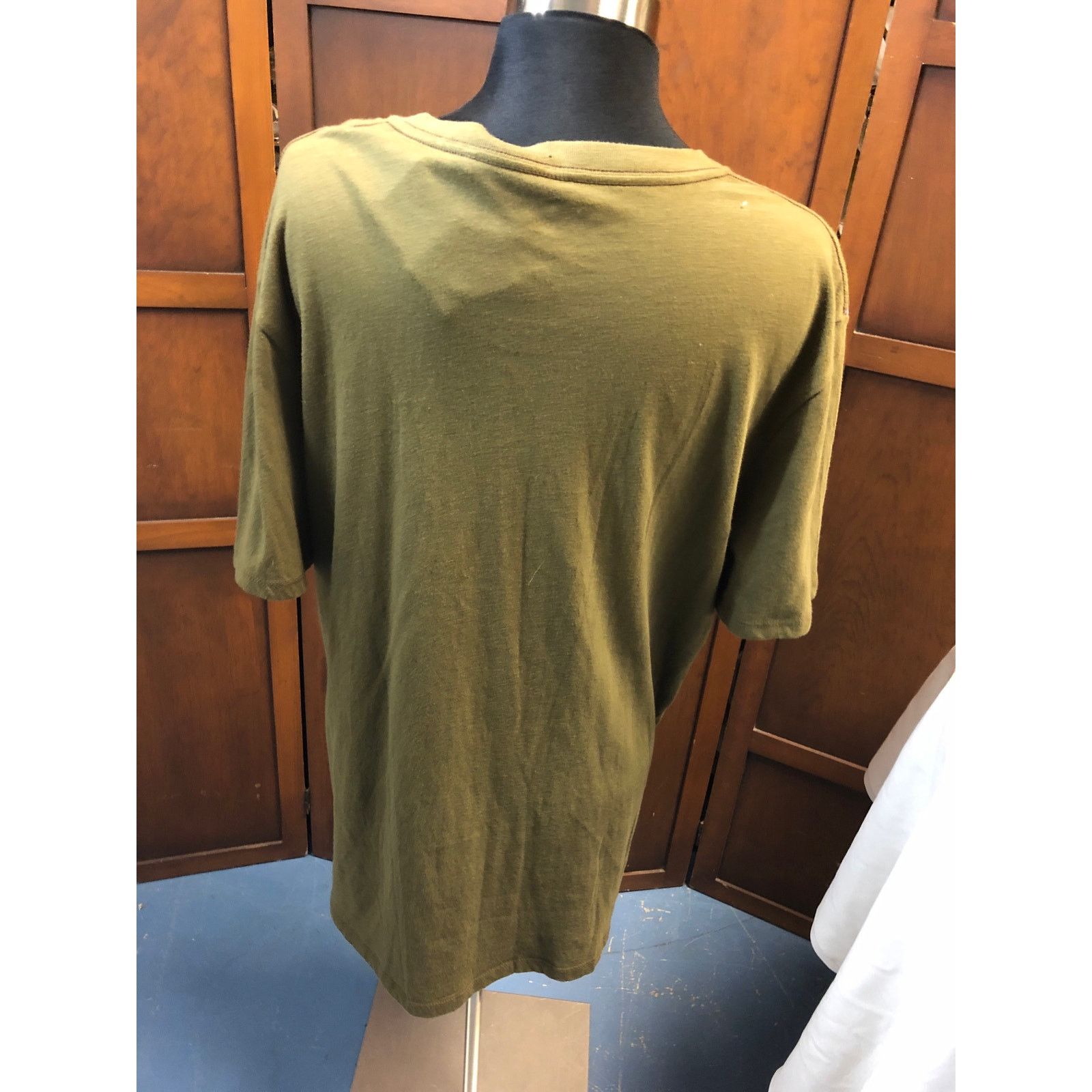 Guess womans Guess Short Sleeve V Neck Shirt Size US L / EU 52-54 / 3 - 3 Thumbnail
