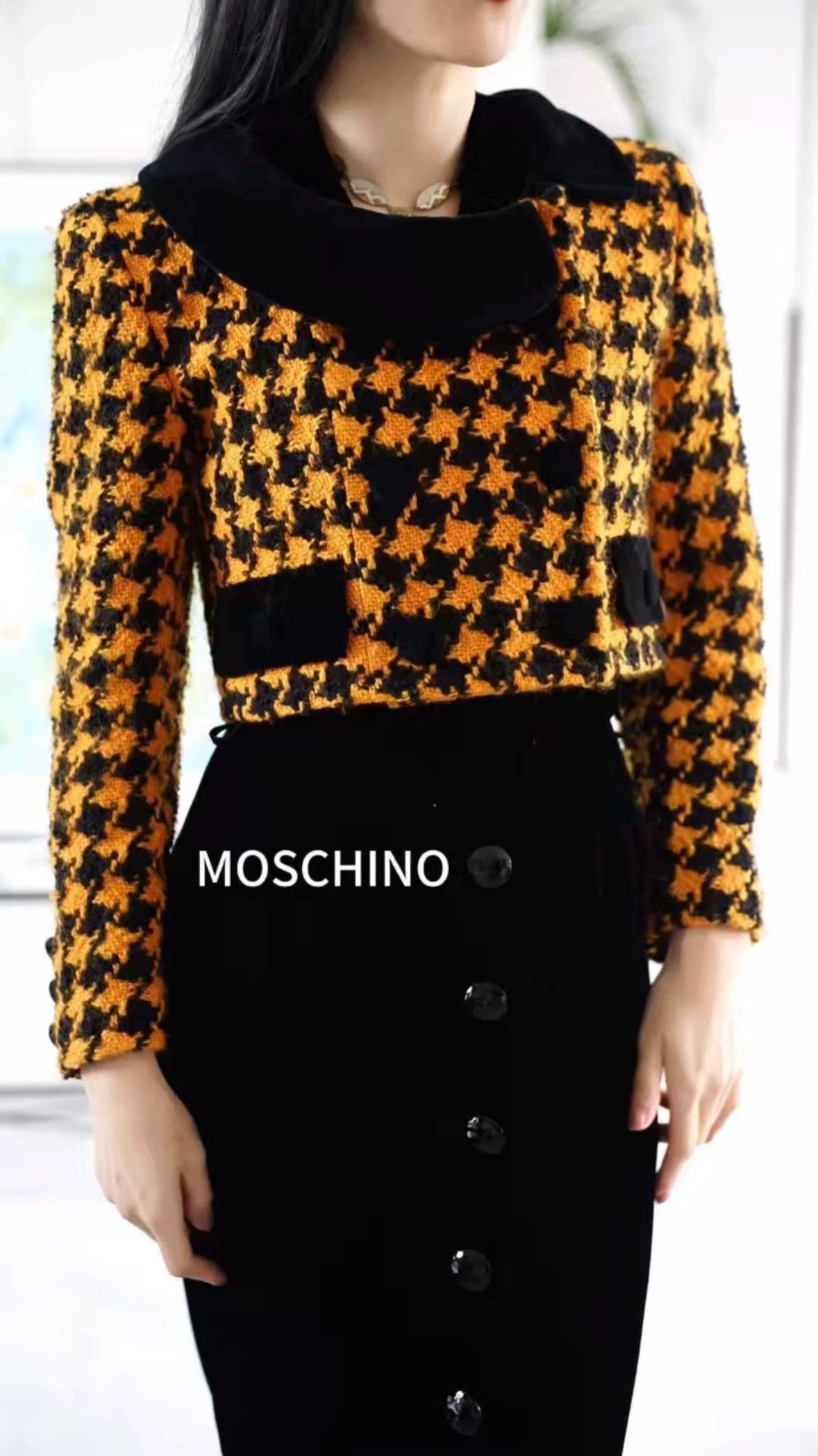 Moschino MOSCHINO VINTAGE HOUNDSTOOTH WOOL VELVET SHORT BLAZER S/M Size S / US 4 / IT 40 - 1 Thumbnail