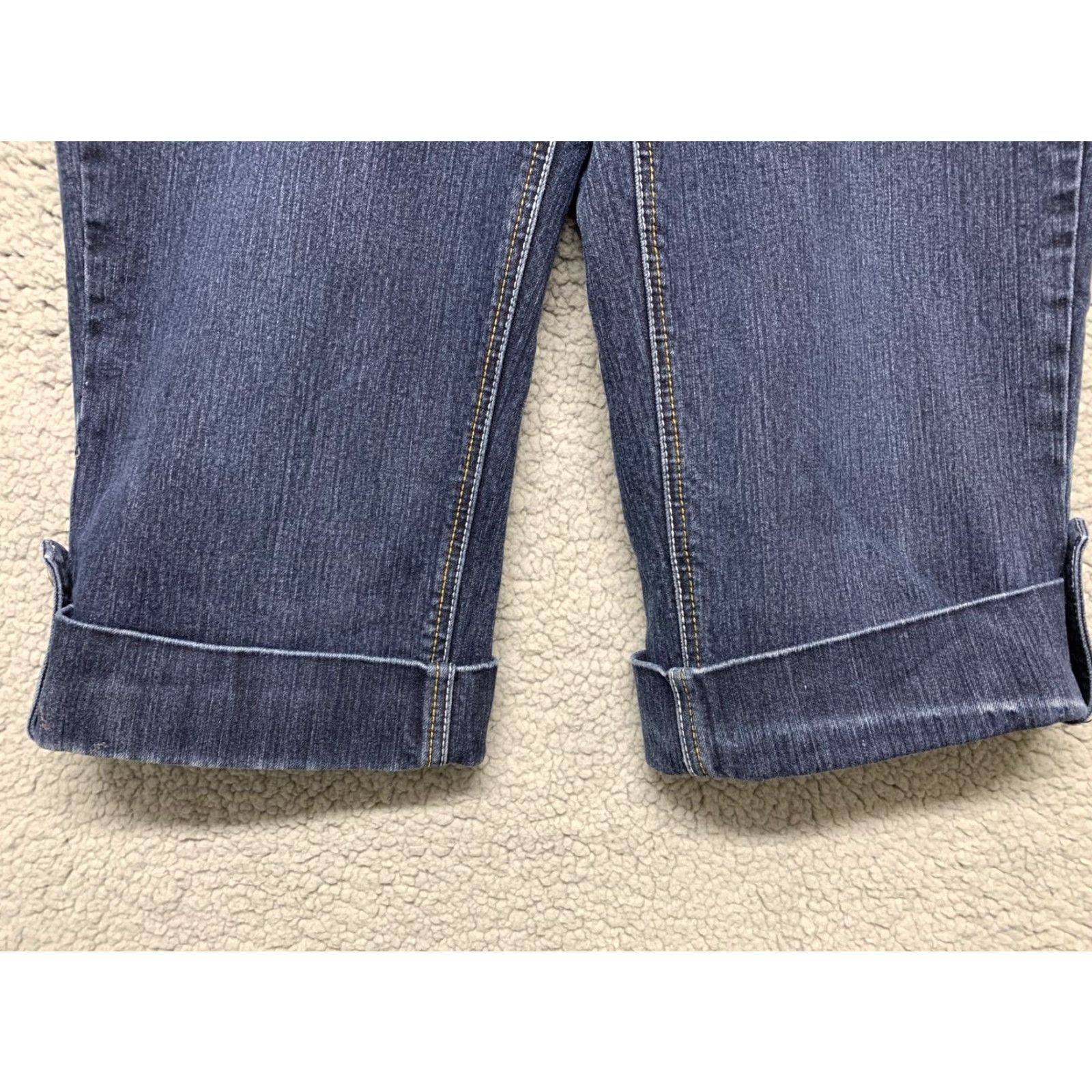 Vintage Cato Denim Capri's Size 14 Woman’s Crop Blue Jeans 32" x 16" Jeans Capri Women Blue 14 Mens? Size 36" / US 14 / IT 50 - 2 Thumbnail
