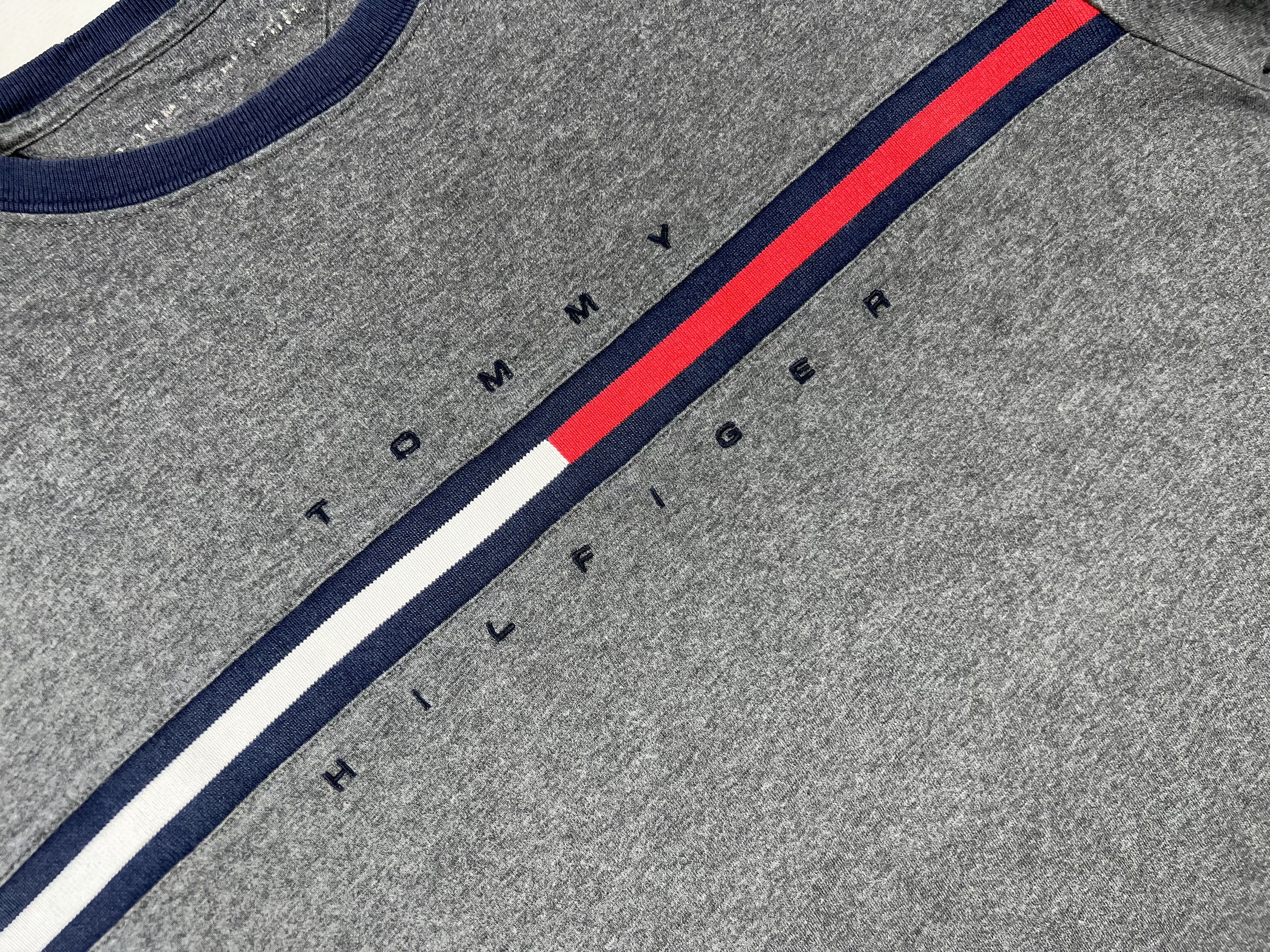 Tommy Hilfiger Tommy Hilfiger T-shirt L Size US L / EU 52-54 / 3 - 2 Thumbnail