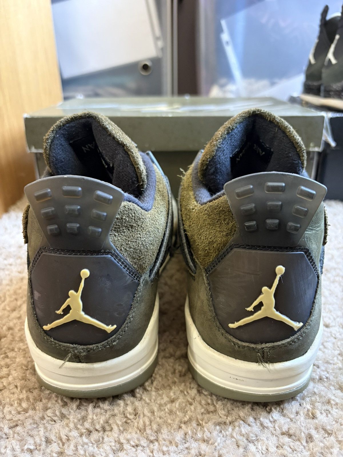 Jordan Brand Size 9.5 - Jordan 4 Retro SE Medium Olive (FB9927-200) Size US 9.5 / EU 42-43 - 4 Thumbnail