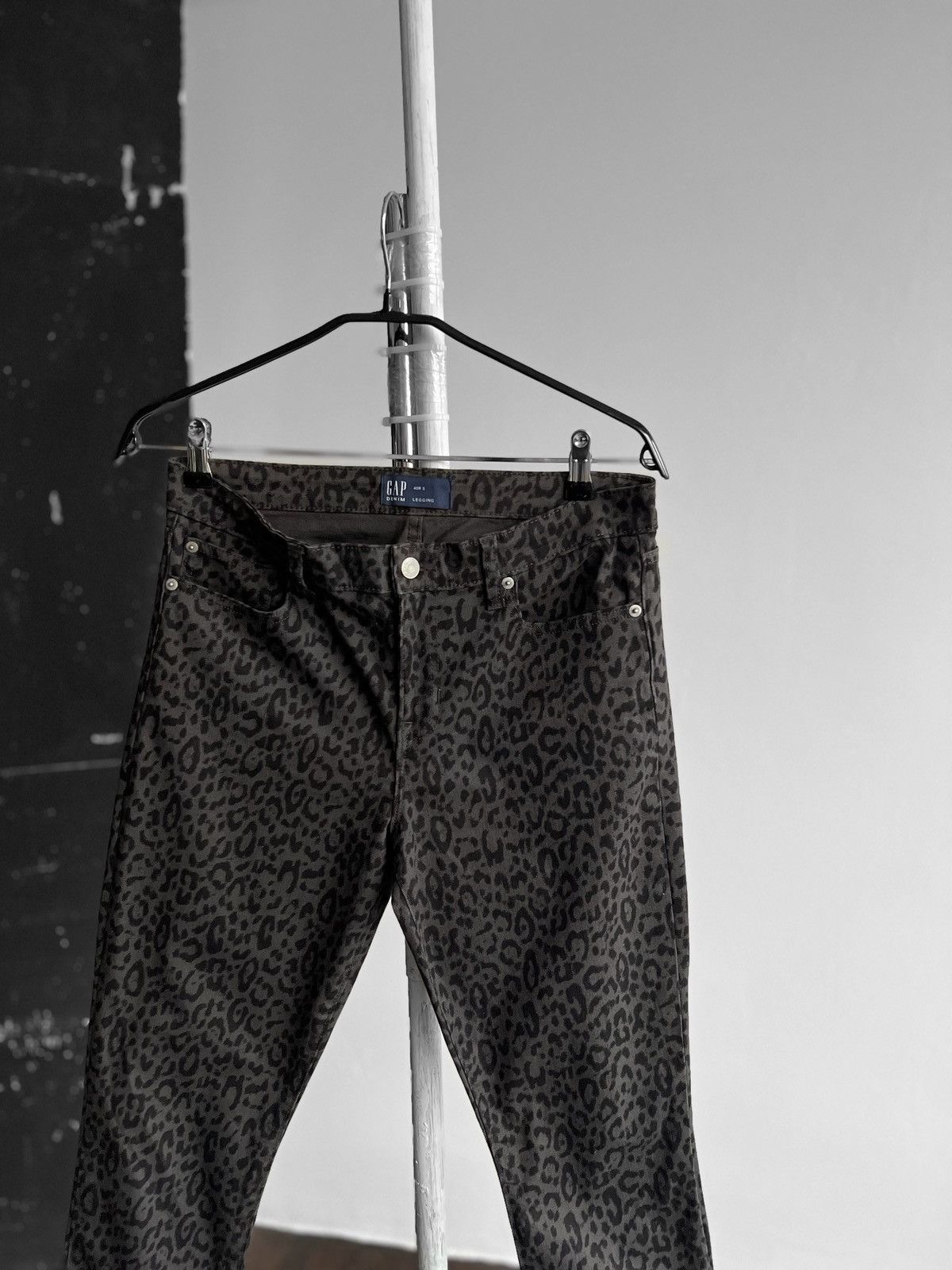 Designer × Gap Gap Womens Animal Print Legging Denim Jeans Zipper Size 30" / US 8 / IT 44 - 2 Thumbnail
