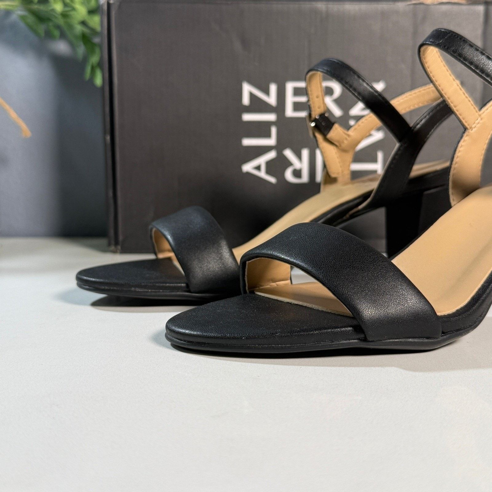 Naturalizer Naturalizer Bristol Black Block Heel Strap Sandals Size 7M Size US 7 / IT 37 - 4 Thumbnail