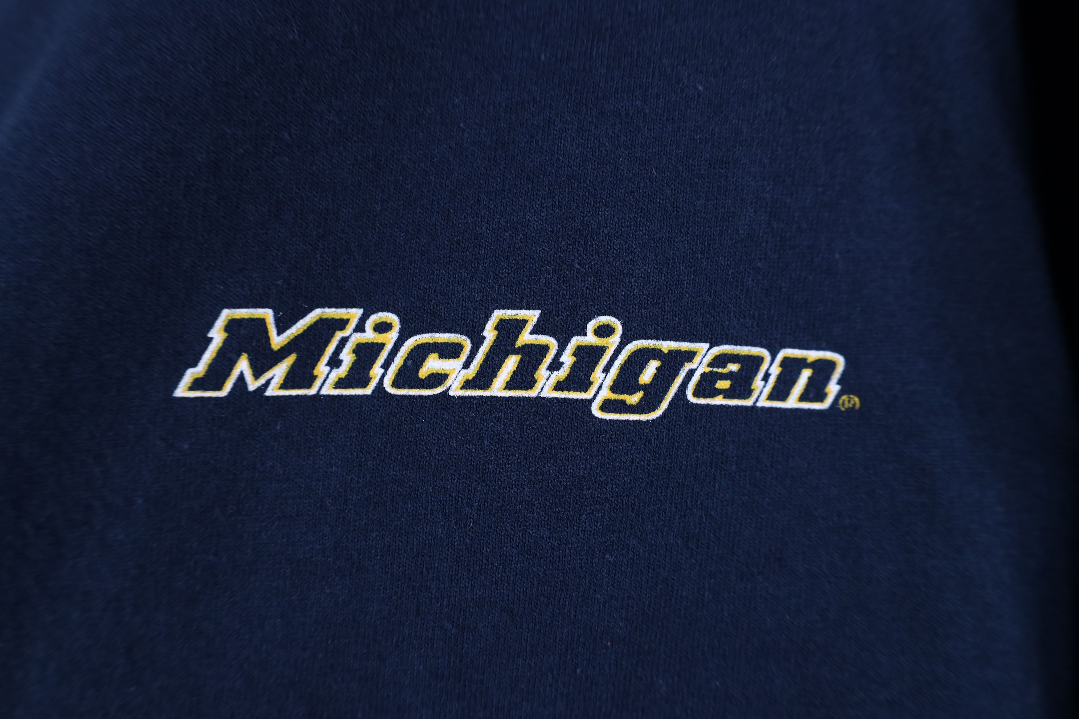 Vintage Vintage 90s University of Michigan Long Sleeve T-Shirt Size US L / EU 52-54 / 3 - 4 Thumbnail