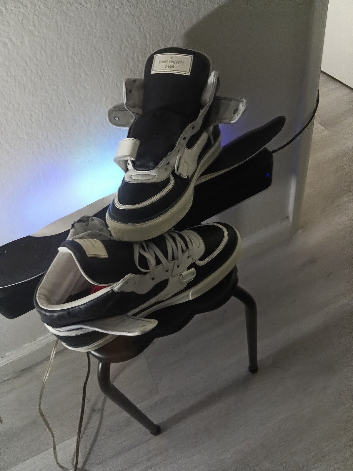 Louis Vuitton Louis Vuitton Men size 9.5 Size US 9.5 / EU 42-43 - 1 Thumbnail
