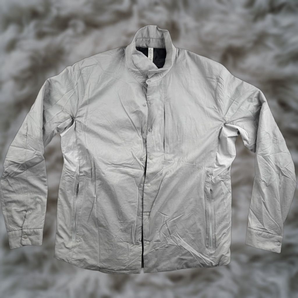Lululemon Lululemon Shirt Jacket Gray Nylon Insulated Padded Full-Snap Closure Women's L Size L / US 10 / IT 46 - 1 Thumbnail