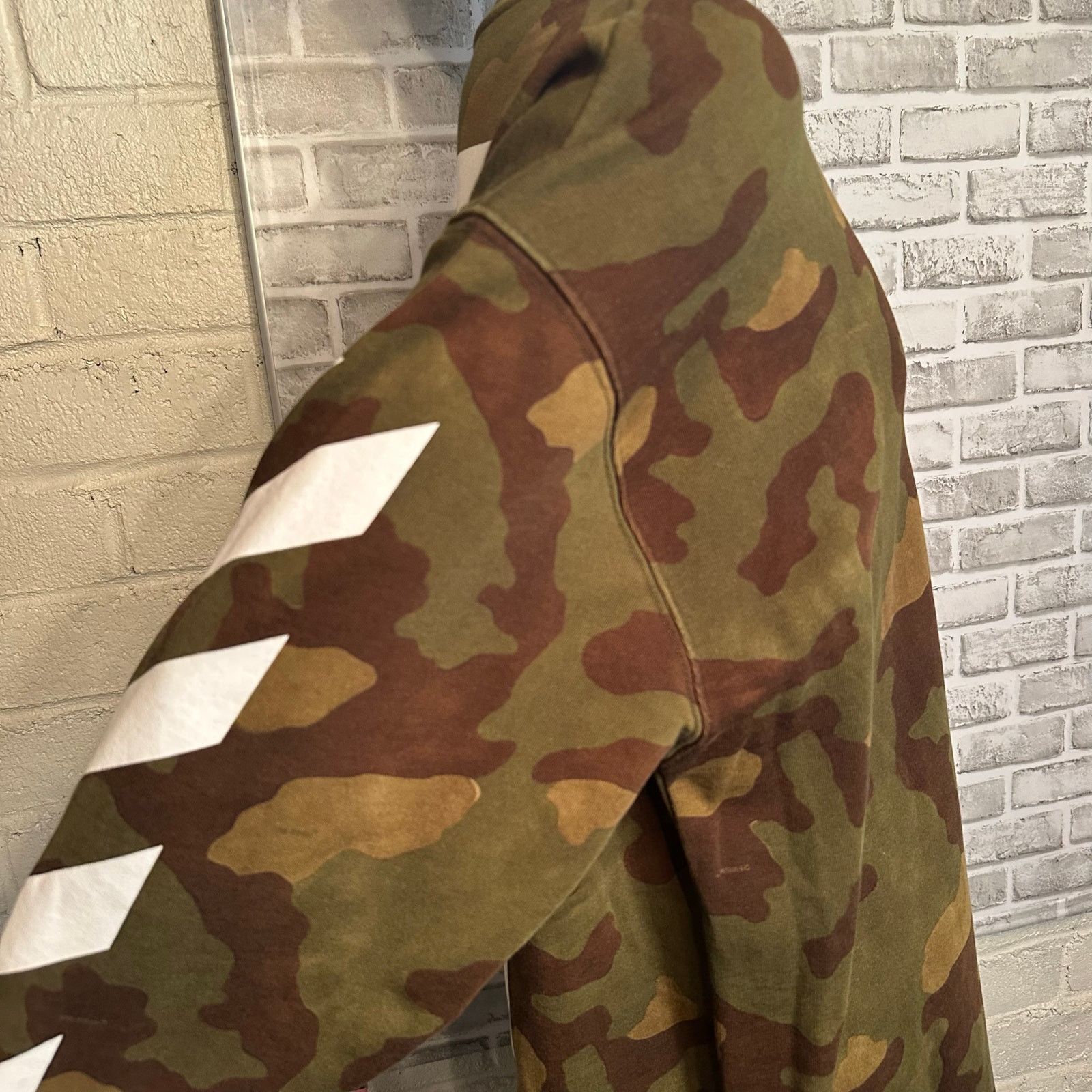 Off-White Diagonal Camouflage Long Sleeve size L Pullover Sweatshirt Size US L / EU 52-54 / 3 - 8 Thumbnail
