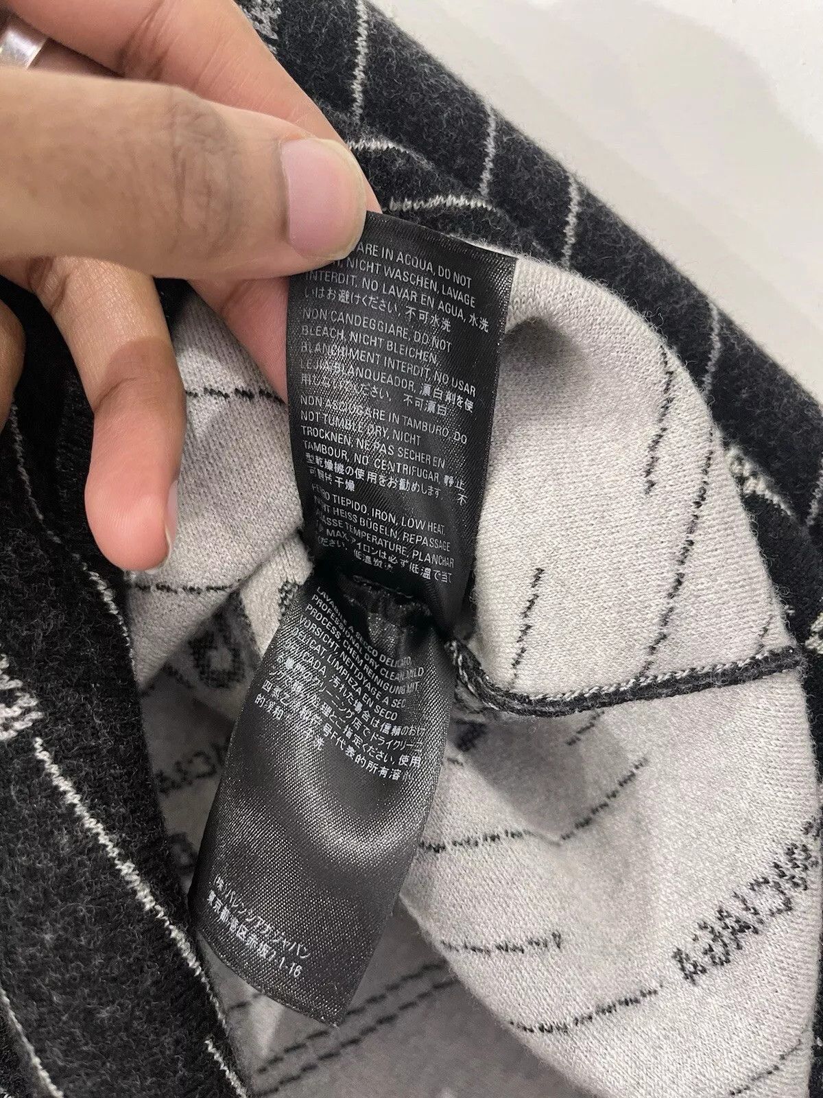 Balenciaga Balenciaga Sweater Jacquard Logo Black White Medium Size US M / EU 48-50 / 2 - 5 Thumbnail