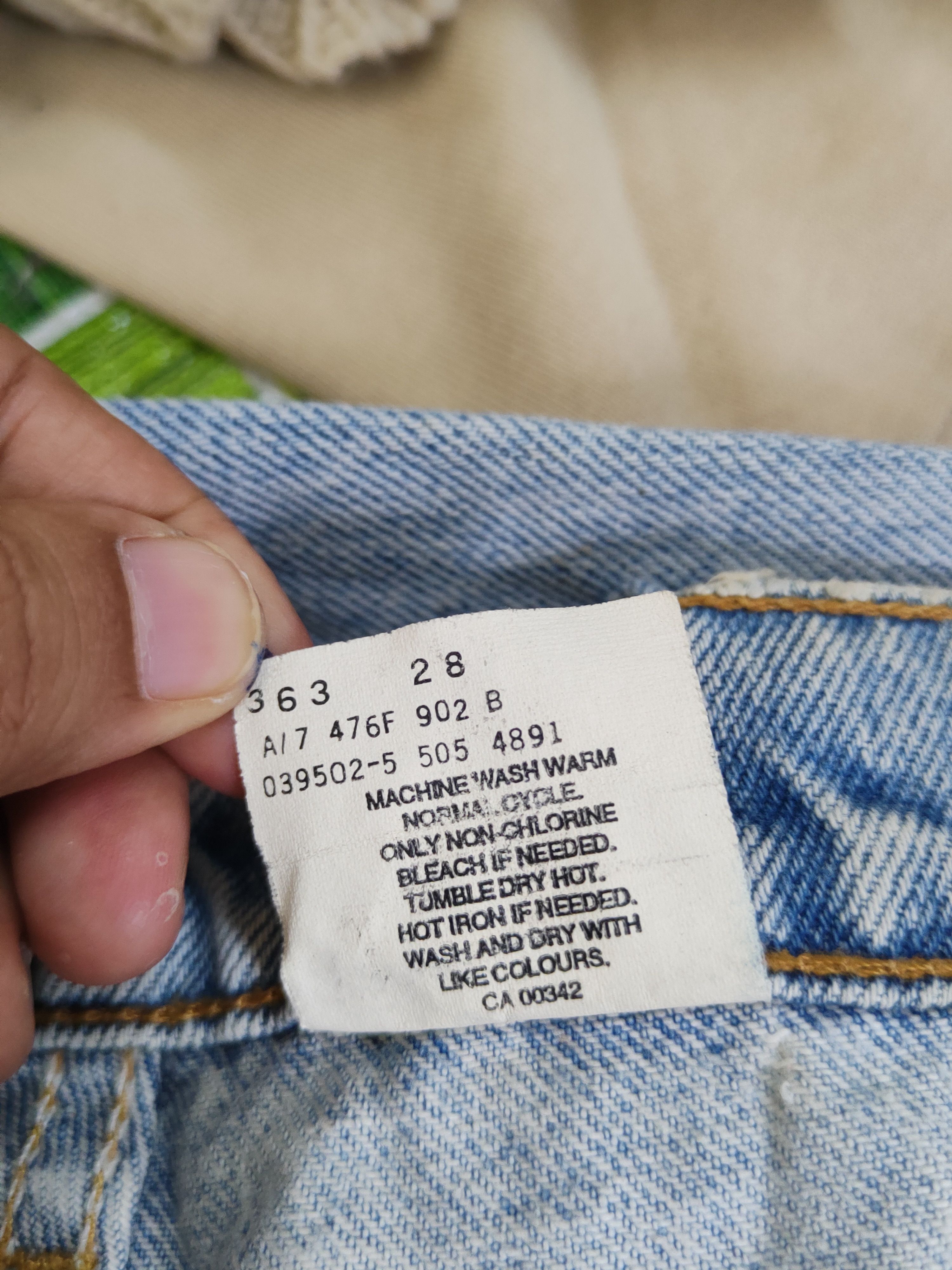 Levi's 505 Levi's Light Blue Distressed Ripped Jeans #W1572 Size US 34 / EU 50 - 17 Thumbnail