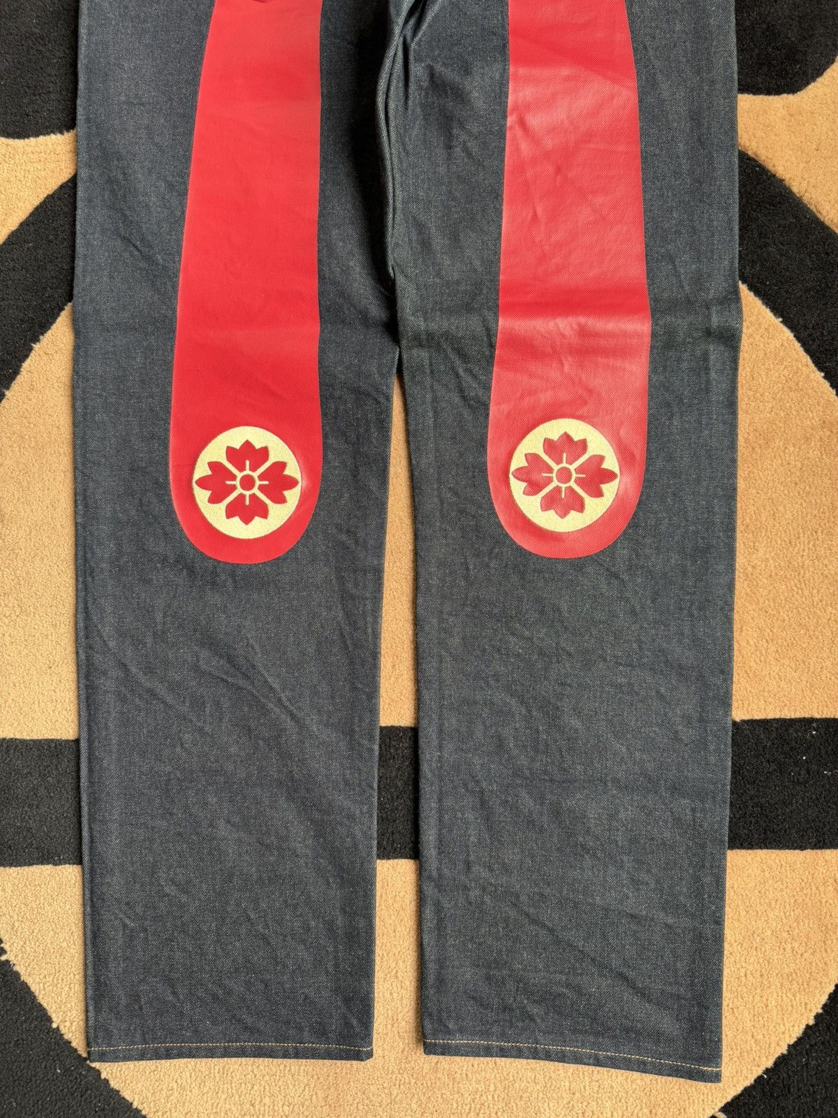Evisu EVISU red daicock and white flower style jeans！size：36x34 Size US 36 / EU 52 - 6 Thumbnail