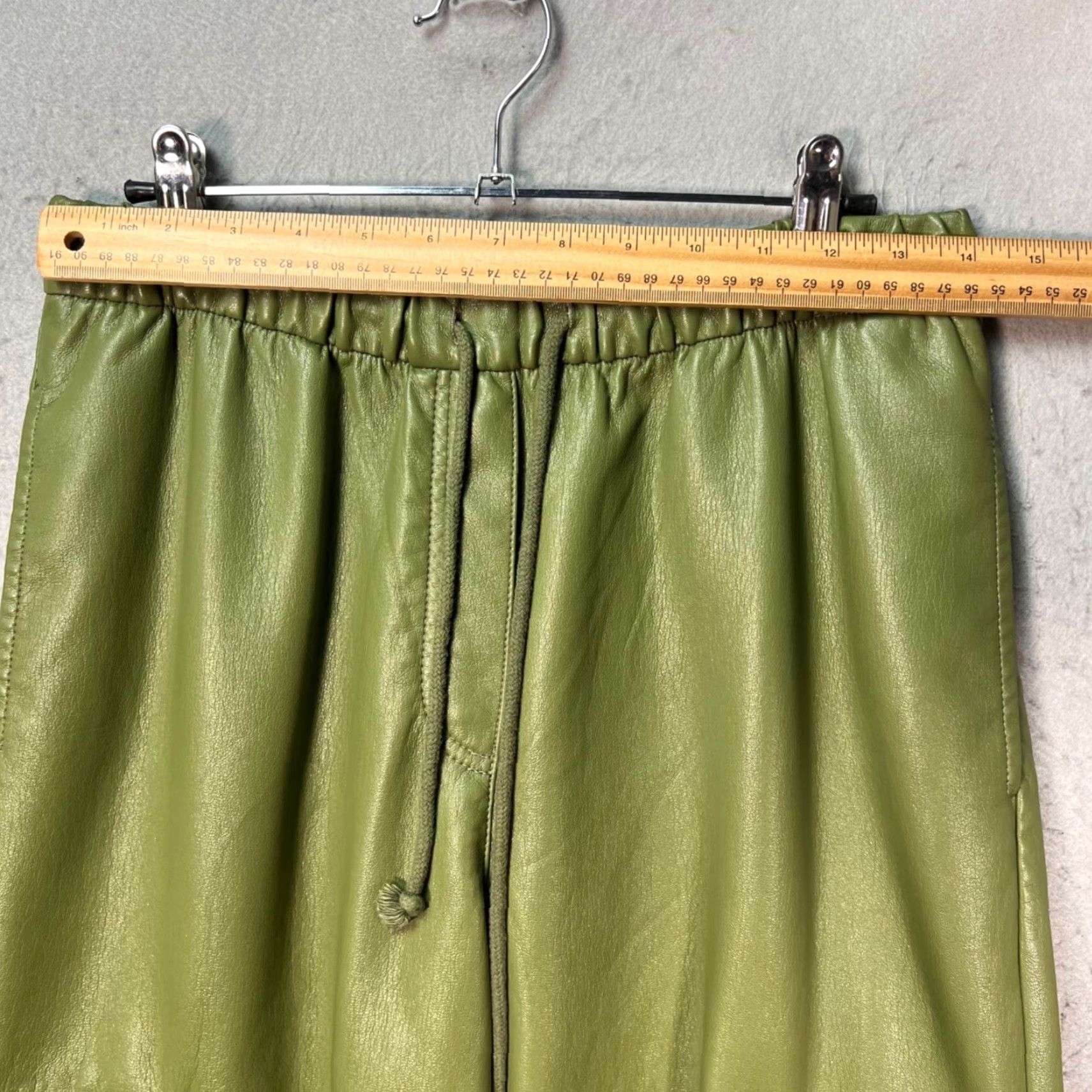 Vintage Wilfred Cargo Joggers Womens Medium Green Faux Leather Polyester Polyurethane Tapered 28in Inseam High Rise Slim Casual Pants Mens Womens Girls Size 32" / US 10 / IT 46 - 5 Thumbnail