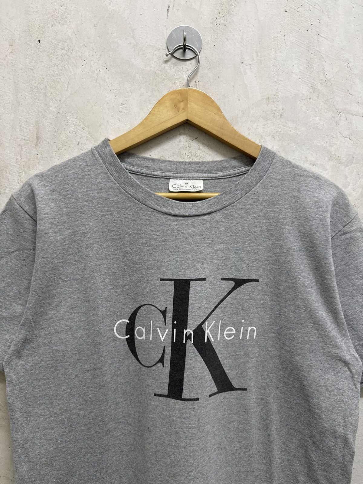 Calvin Klein 2000s Calvin Klein CK Logo Distressed Tees Size US M / EU 48-50 / 2 - 2 Thumbnail